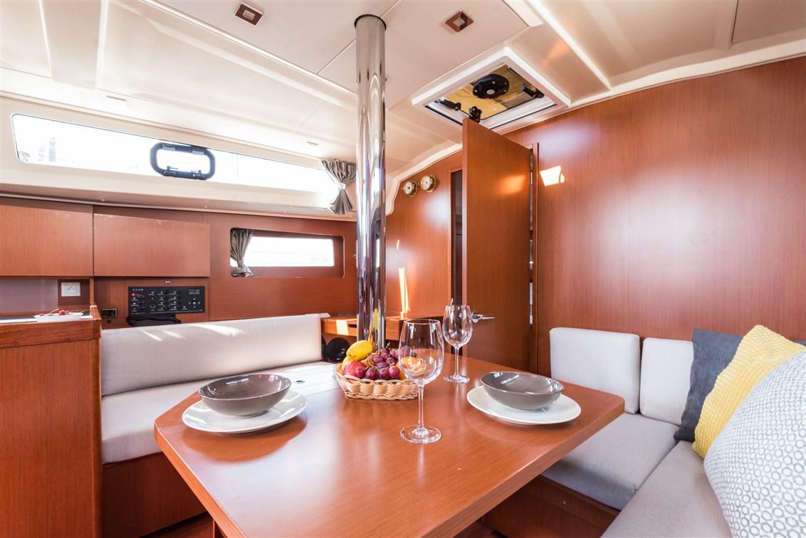 Oceanis 41.1, picture 19