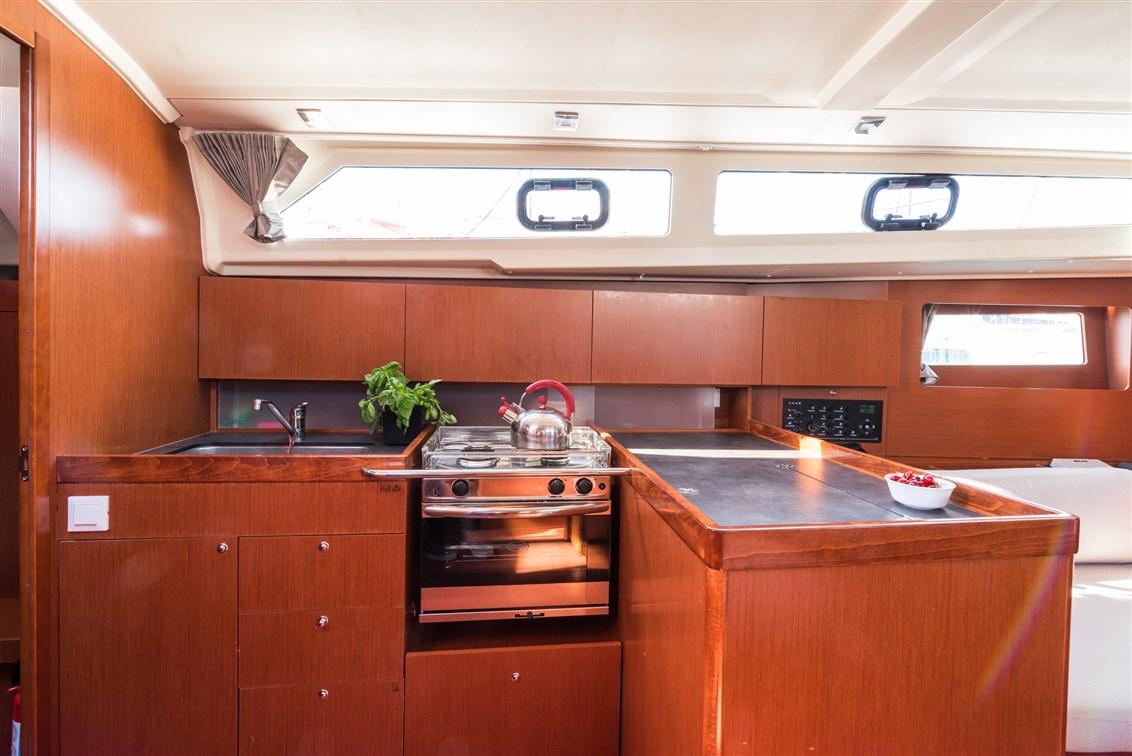 Oceanis 41.1, picture 18