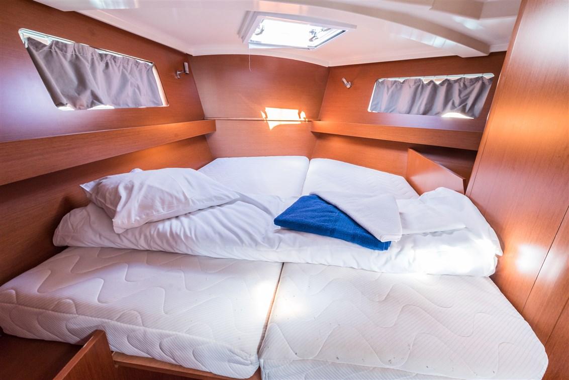 Oceanis 41.1, picture 24