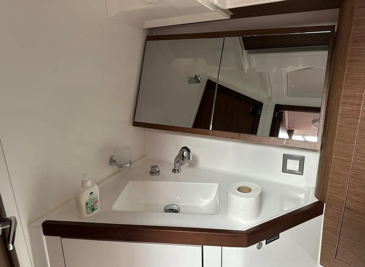 Oceanis 46.1, picture 12