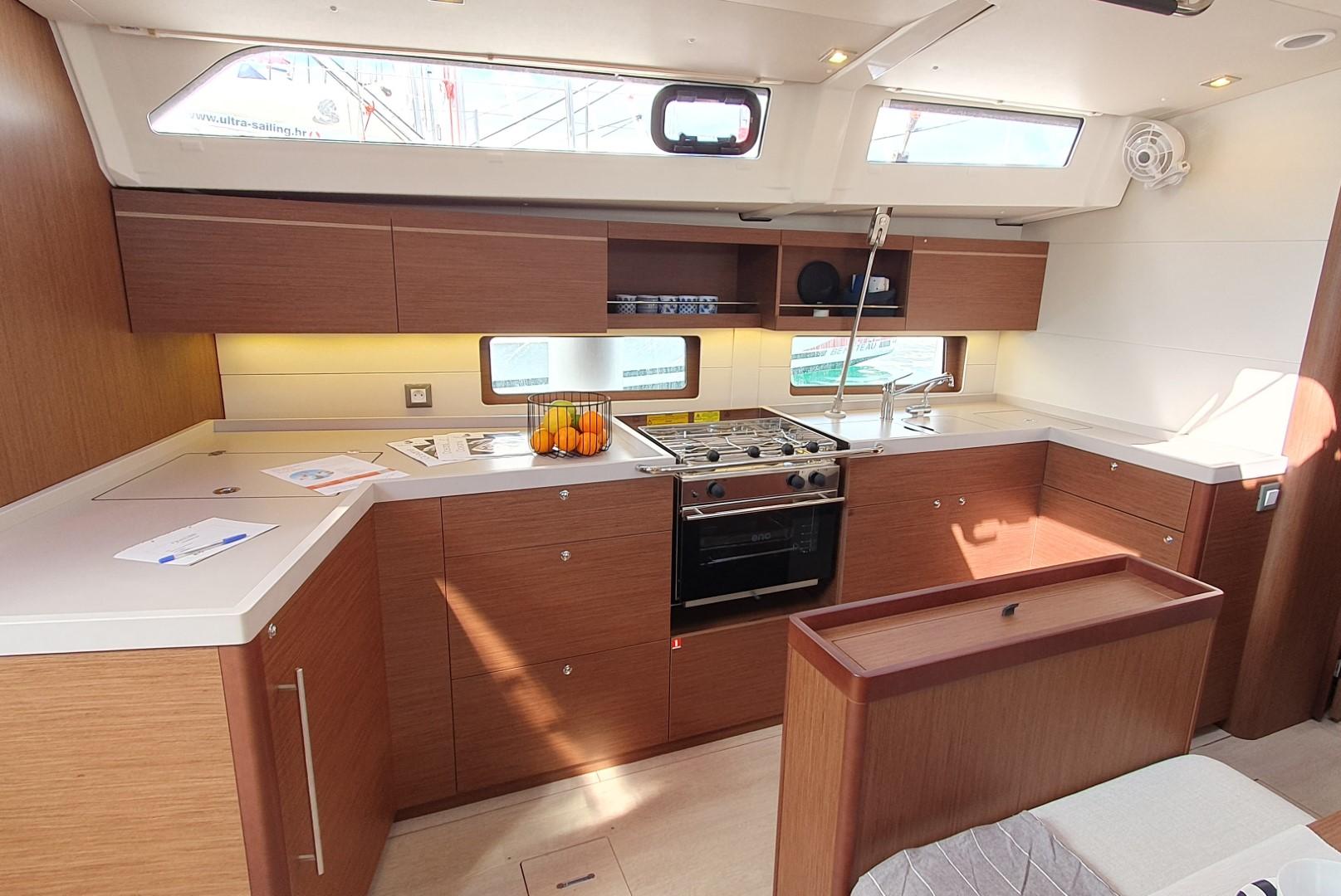 Oceanis 46.1, picture 12