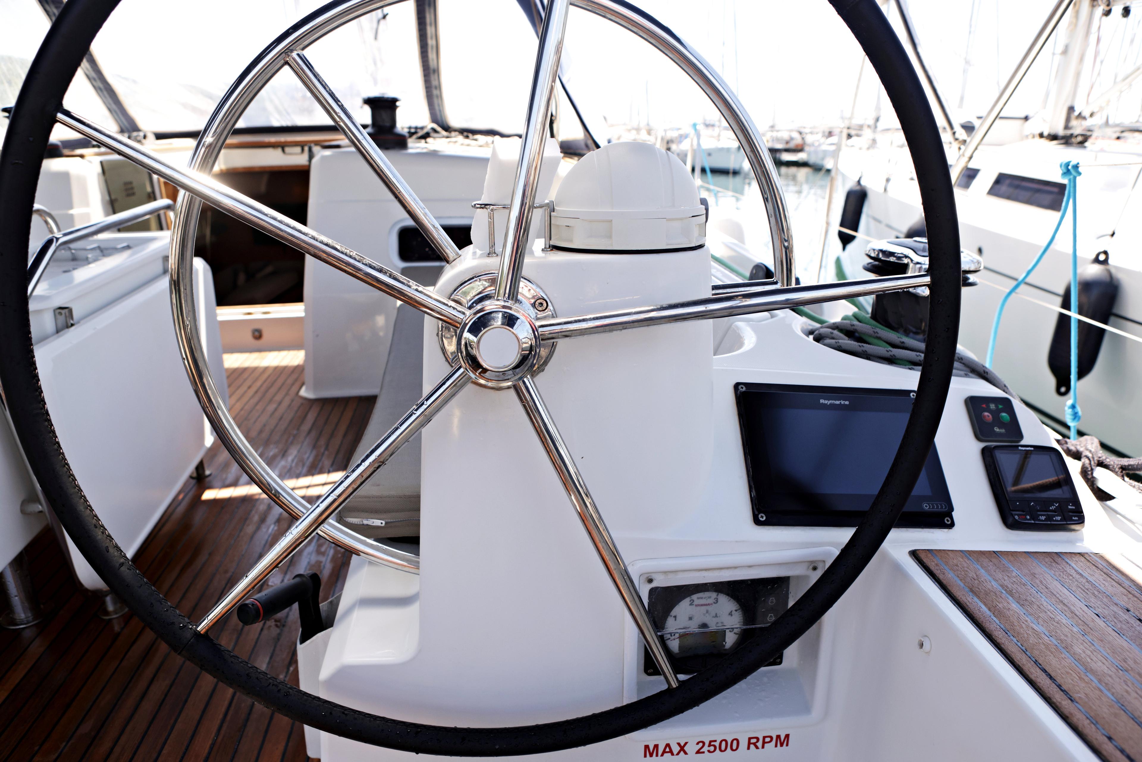 Sun Odyssey 519 - 5 cab., picture 5