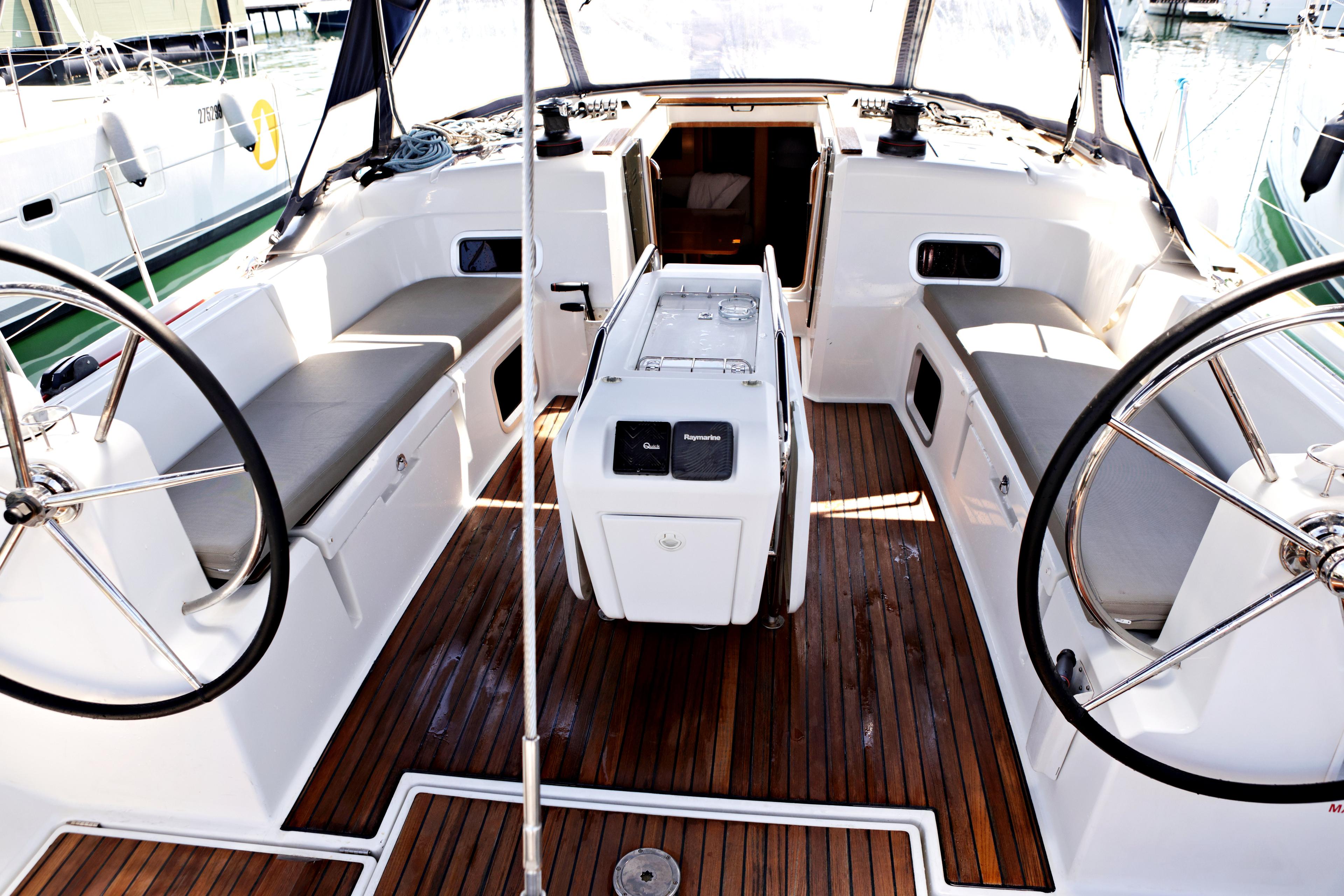 Sun Odyssey 519 - 5 cab., picture 6