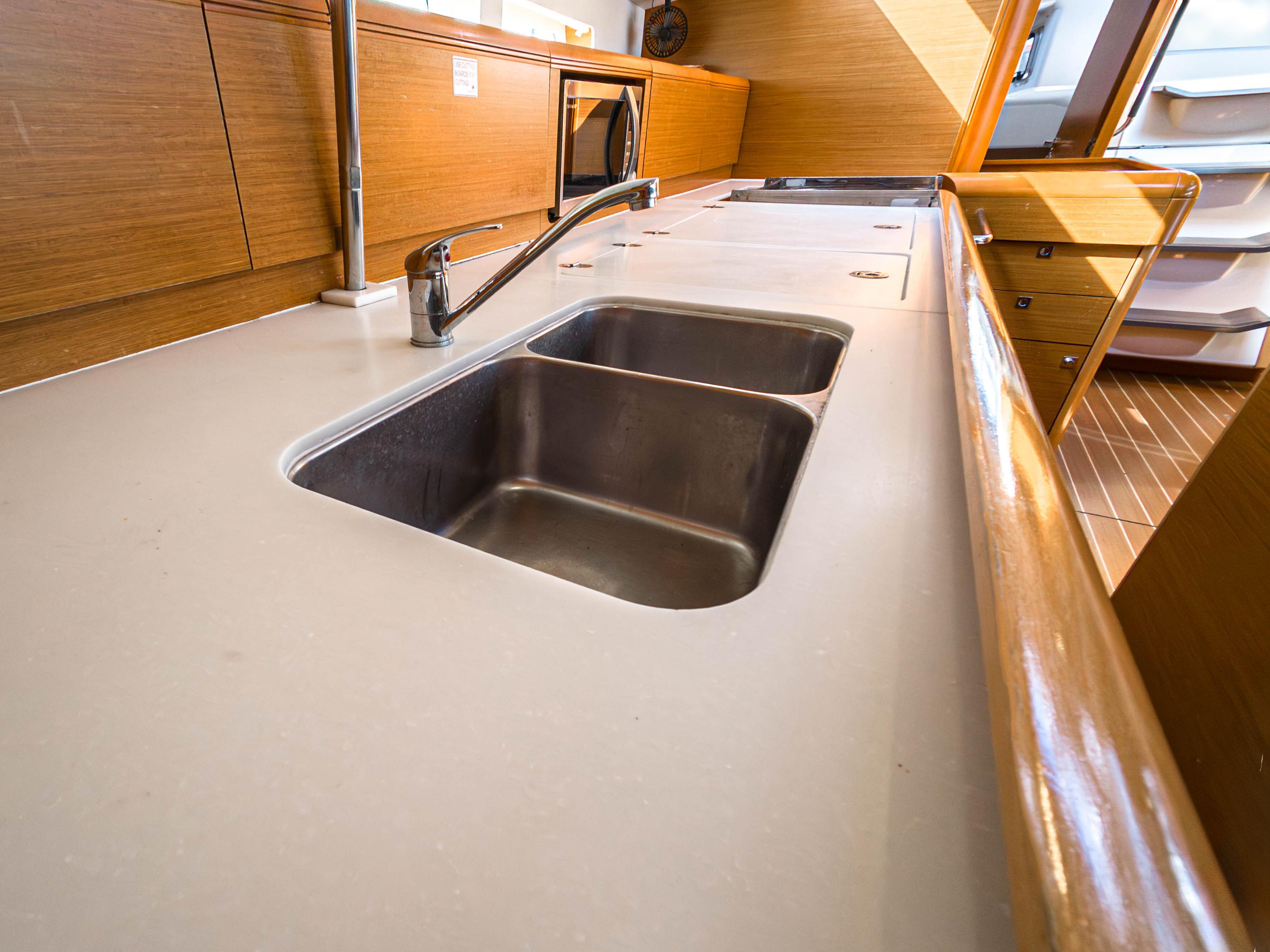 Sun Odyssey 519 - 5 cab., picture 13