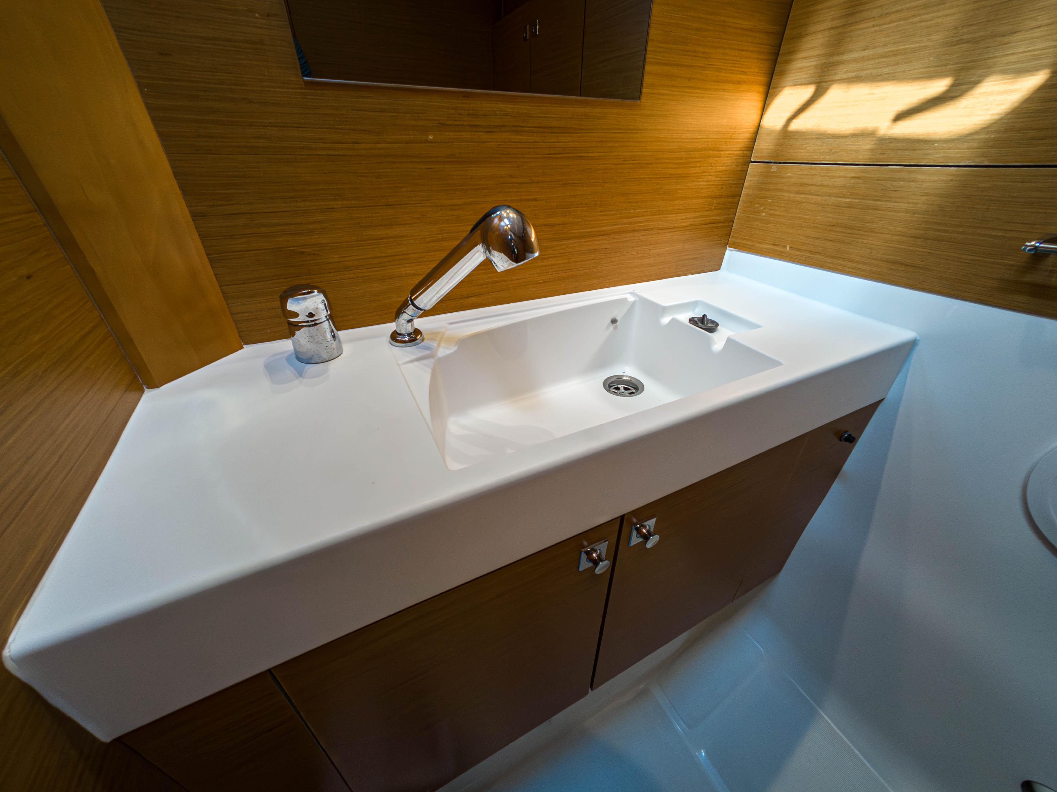 Sun Odyssey 519 - 5 cab., picture 11