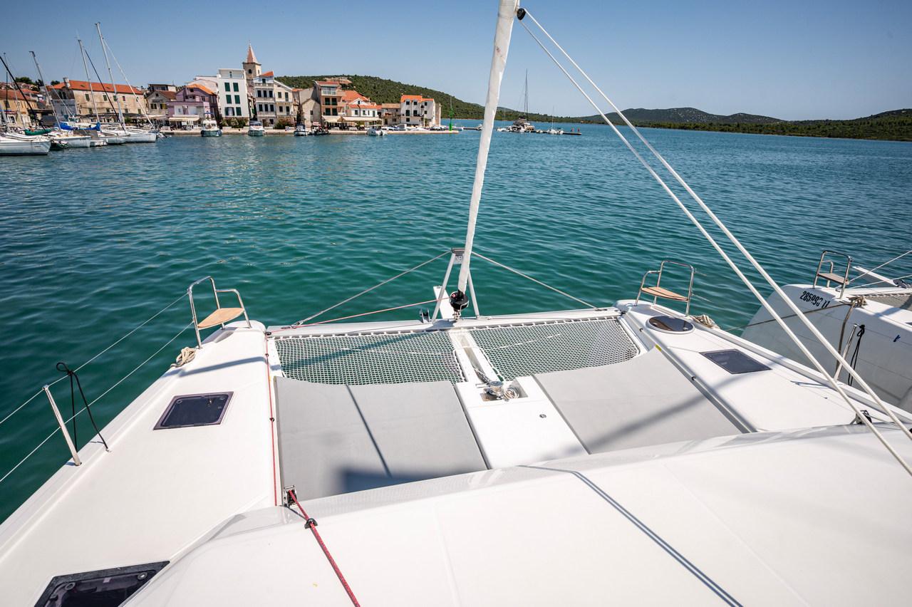 Dufour 48 Catamaran - 5 + 1 cab., picture 9