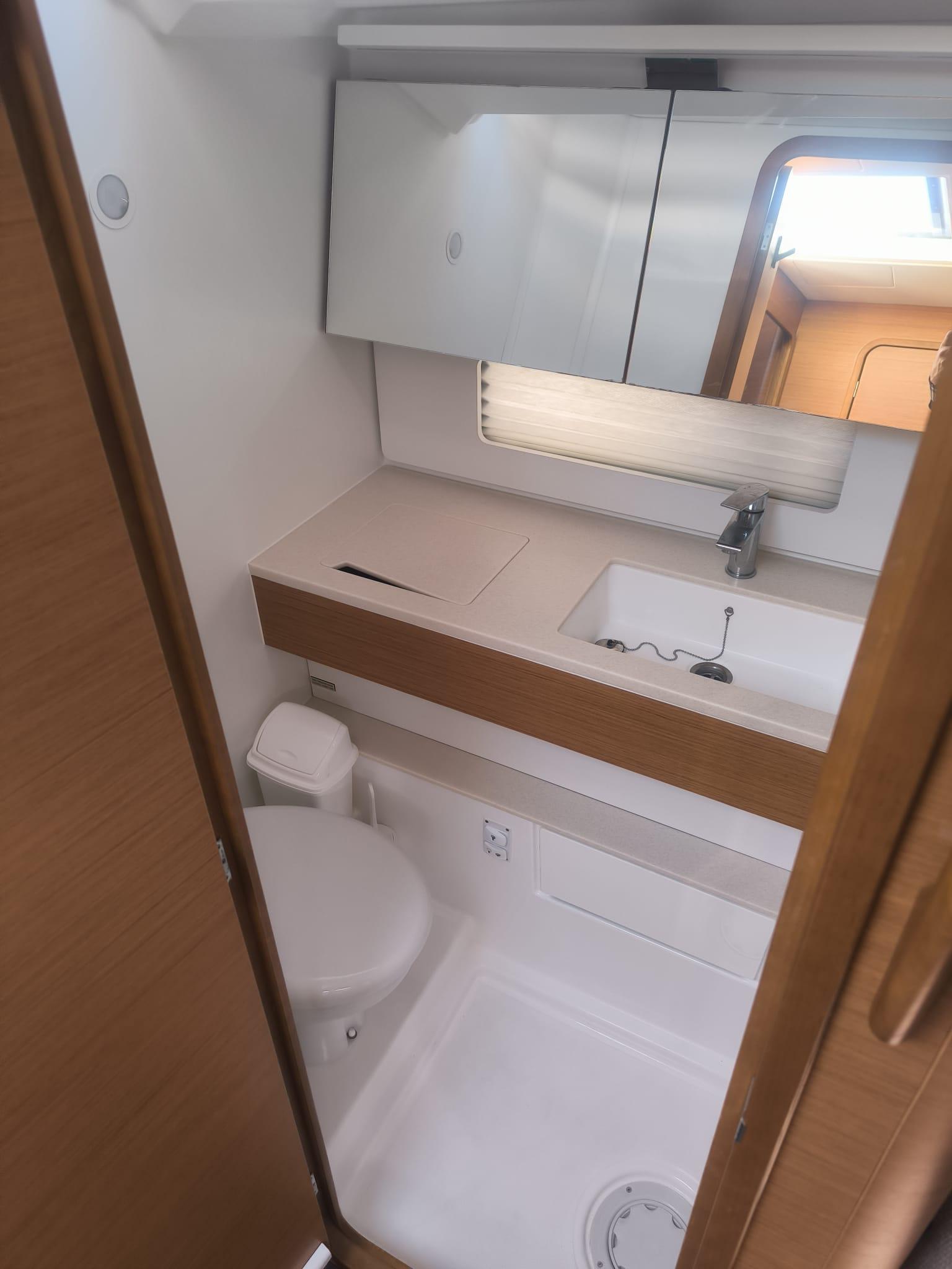 Dufour 37 - 2 cab., picture 8