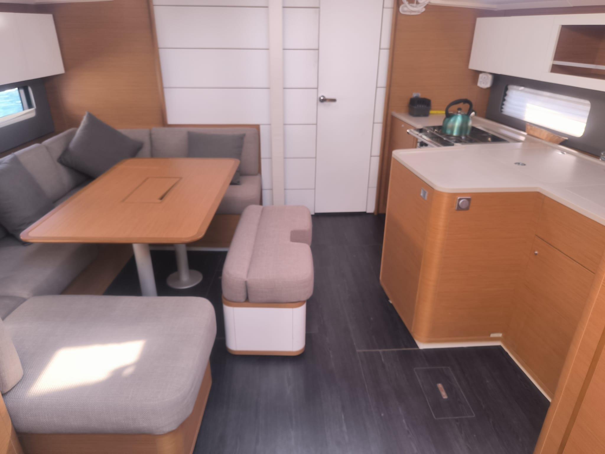 Dufour 37 - 2 cab., picture 6