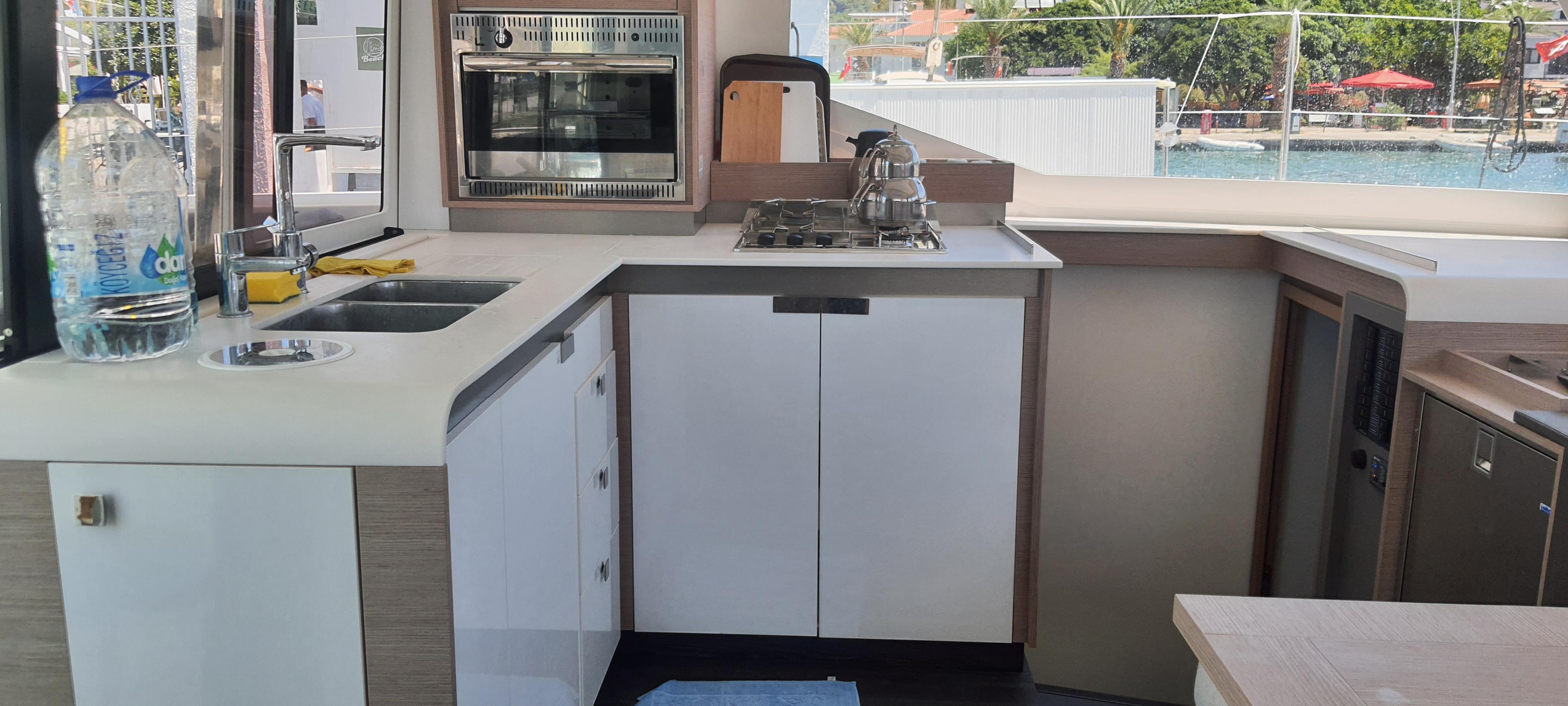 Fountaine Pajot Isla 40 - 4 + 1 cab., picture 5