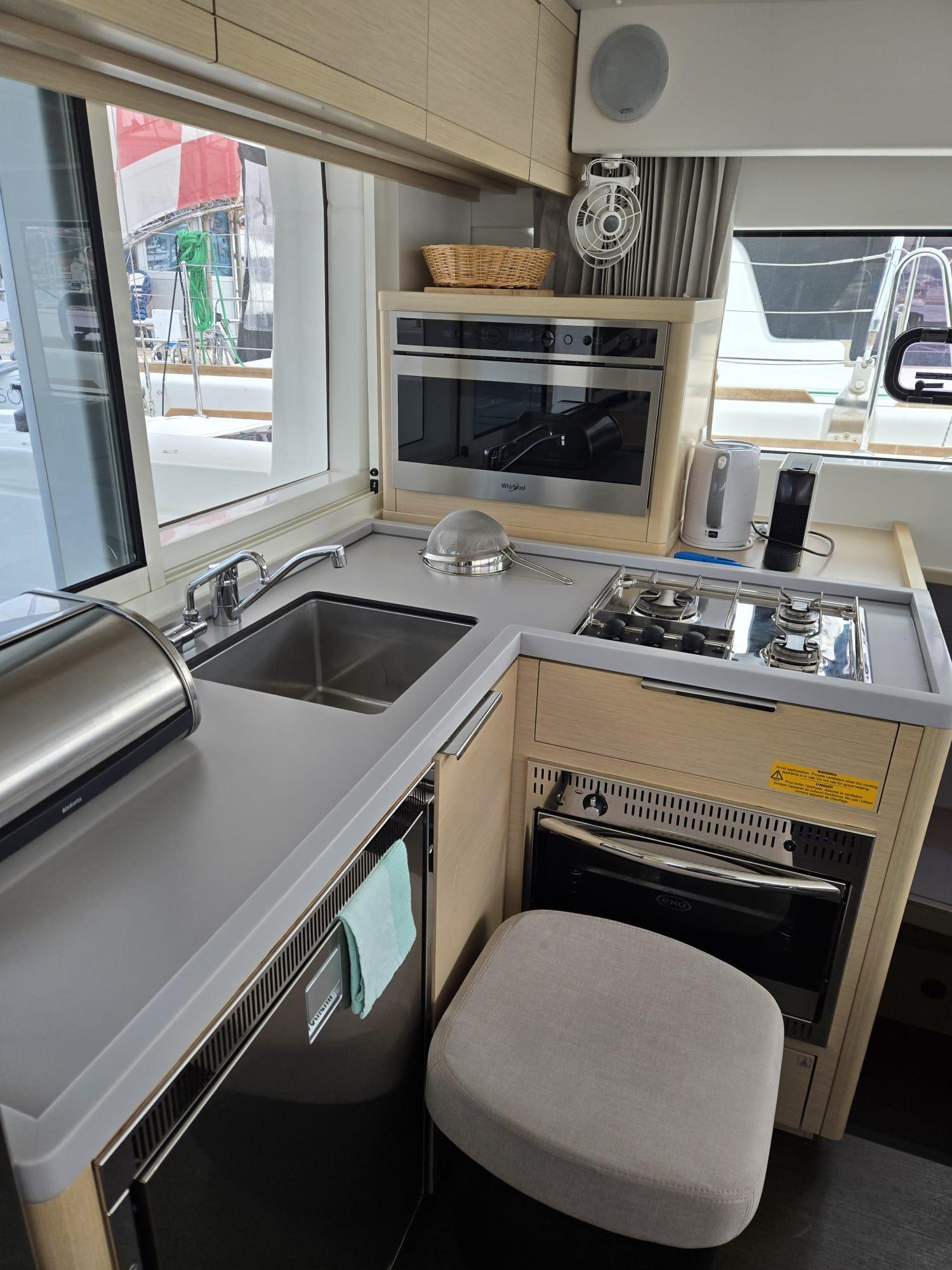 Lagoon 40 - 3 + 2 cab, picture 8