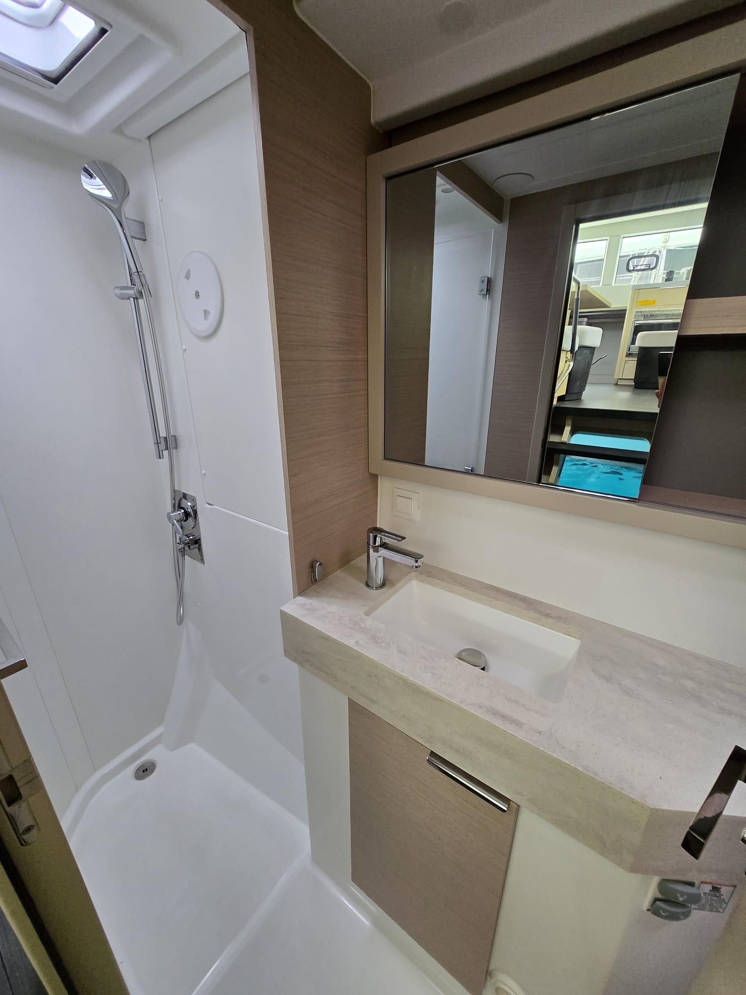 Lagoon 40 - 3 + 2 cab, picture 6