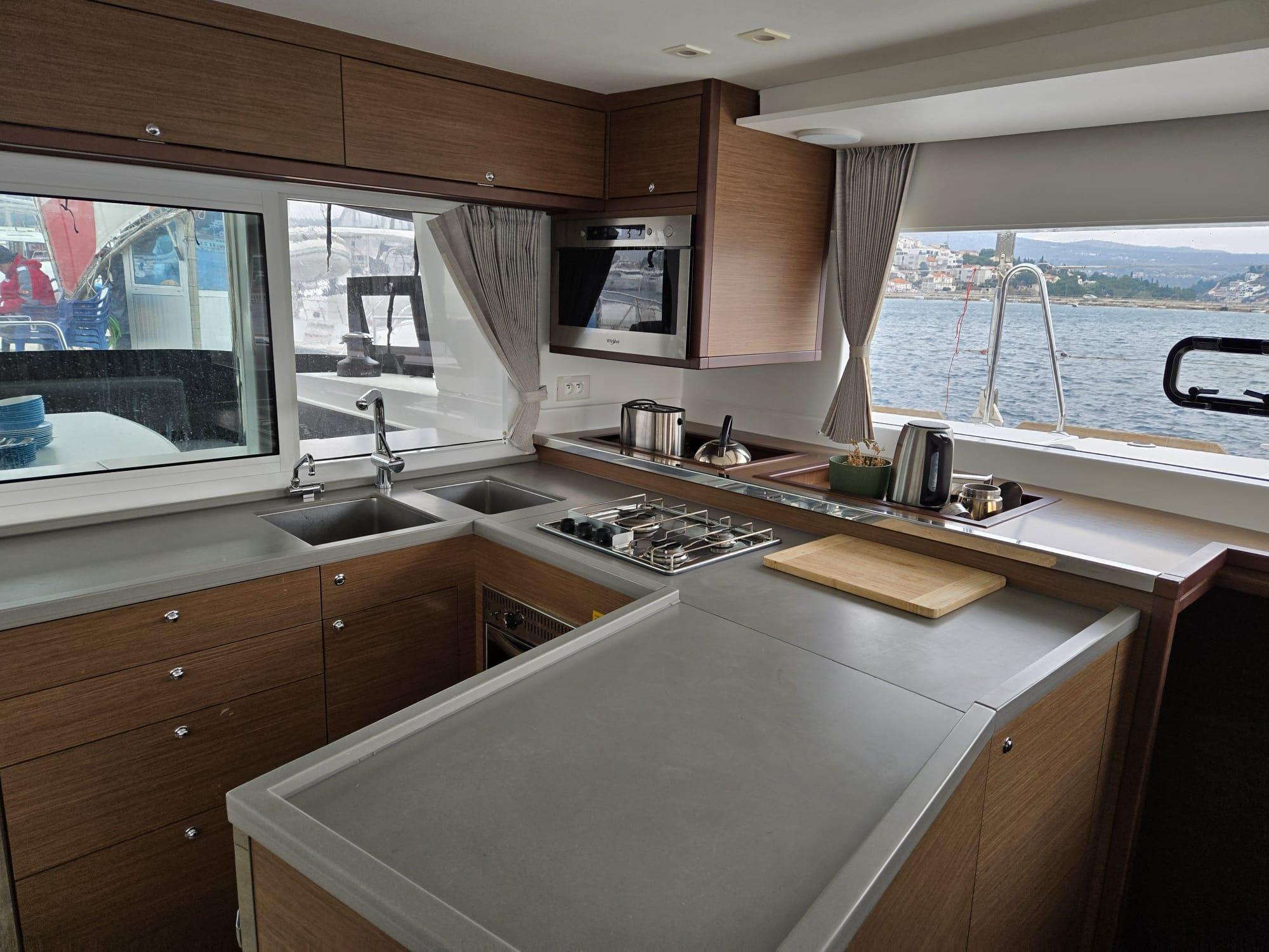 Lagoon 450 S - 4 + 2 cab., picture 5