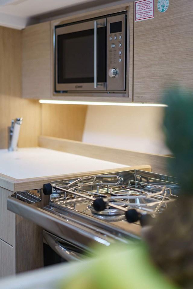 Bavaria C42, picture 12