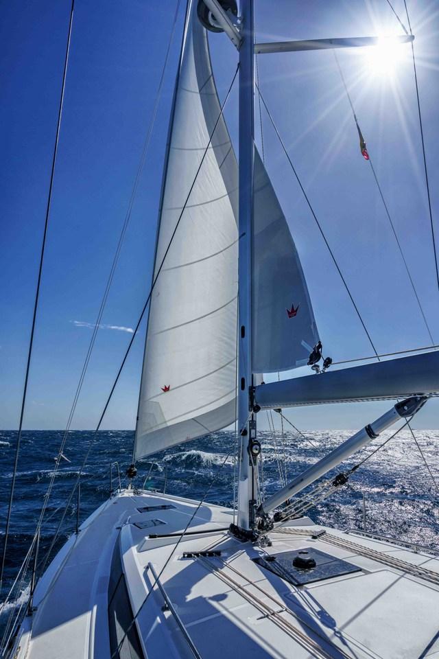 Bavaria C42, picture 4