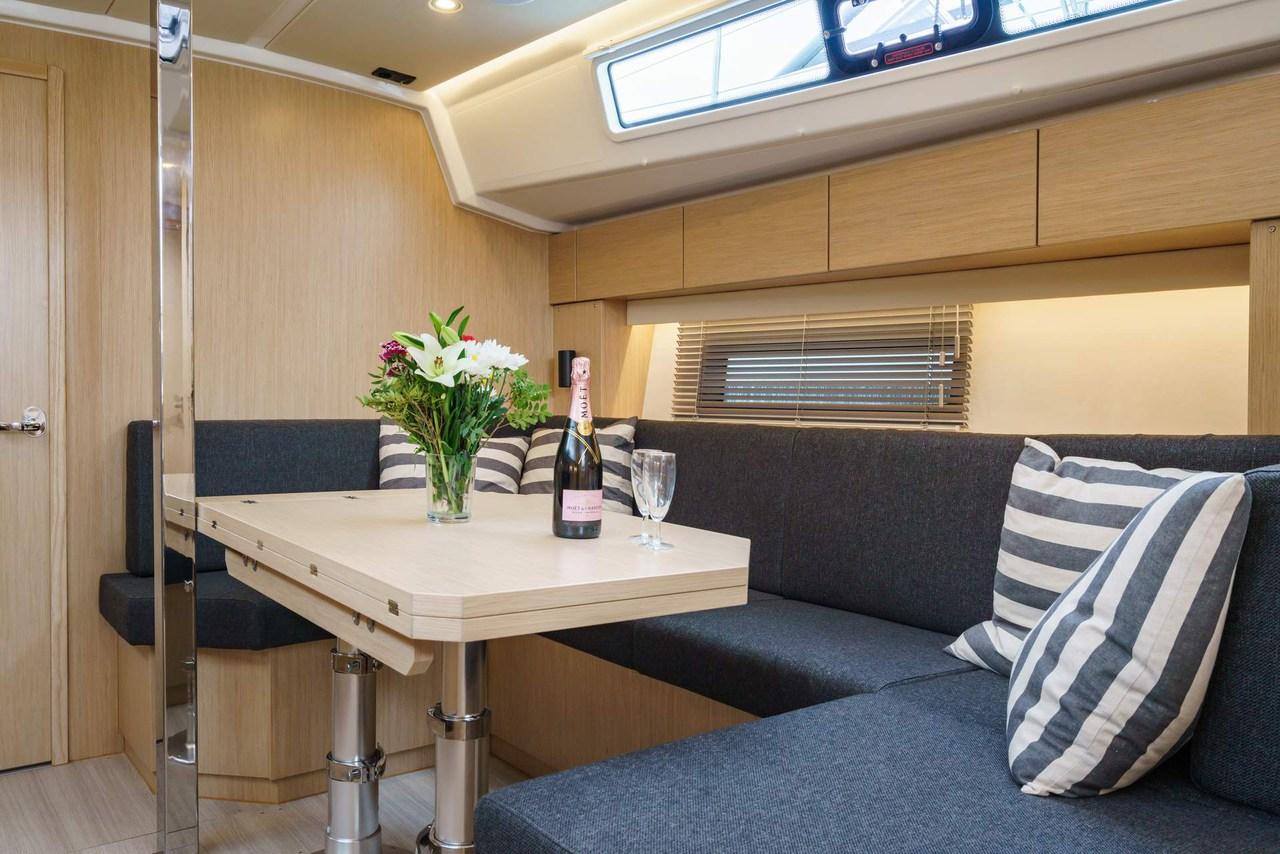 Bavaria C42, picture 9