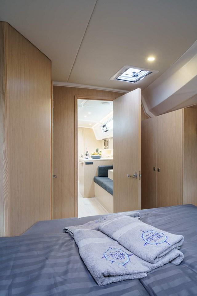 Bavaria C42, picture 15