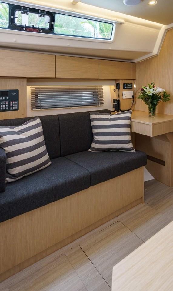 Bavaria C42, picture 11