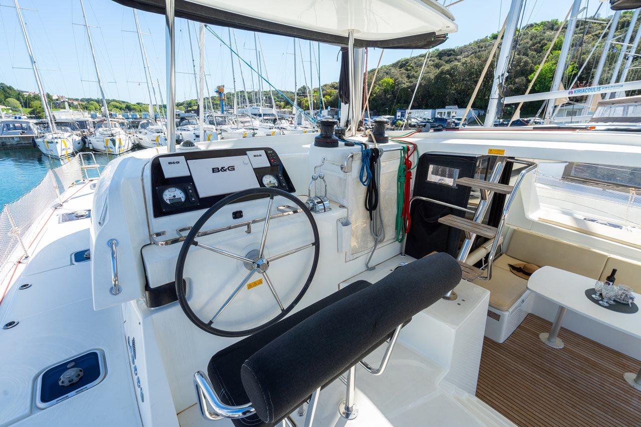 Lagoon 42 - 4 + 2 cab., picture 3