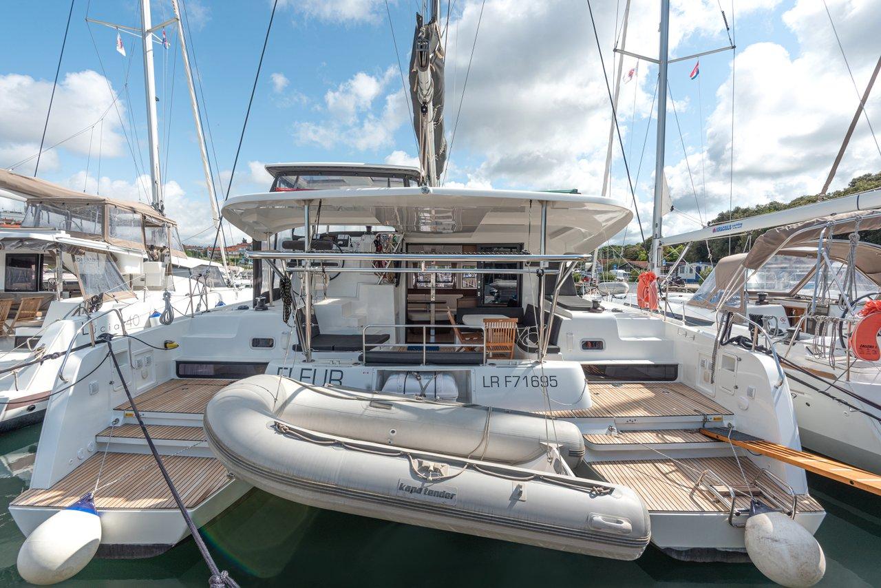 Lagoon 42 - 4 + 2 cab., picture 1