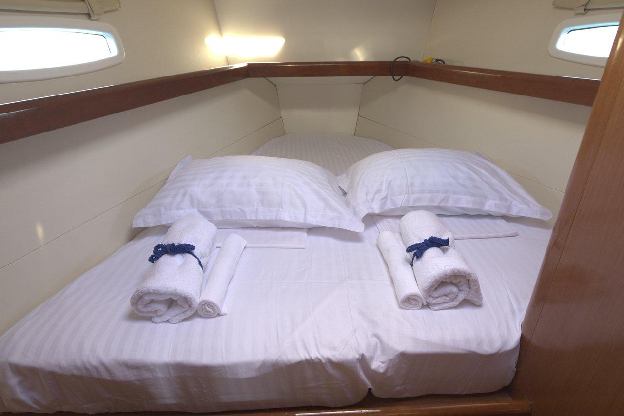 Oceanis 43, picture 19