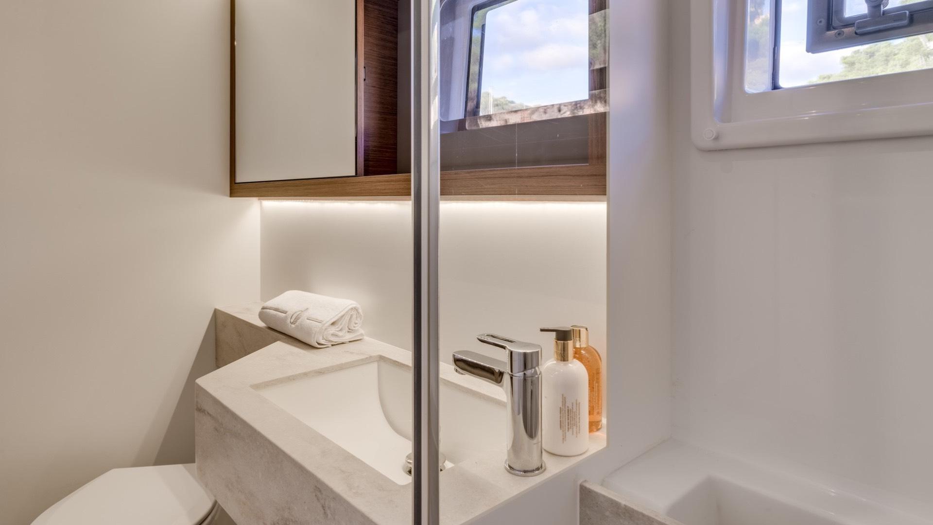 Lagoon 50 - 5 + 2 cab., picture 16