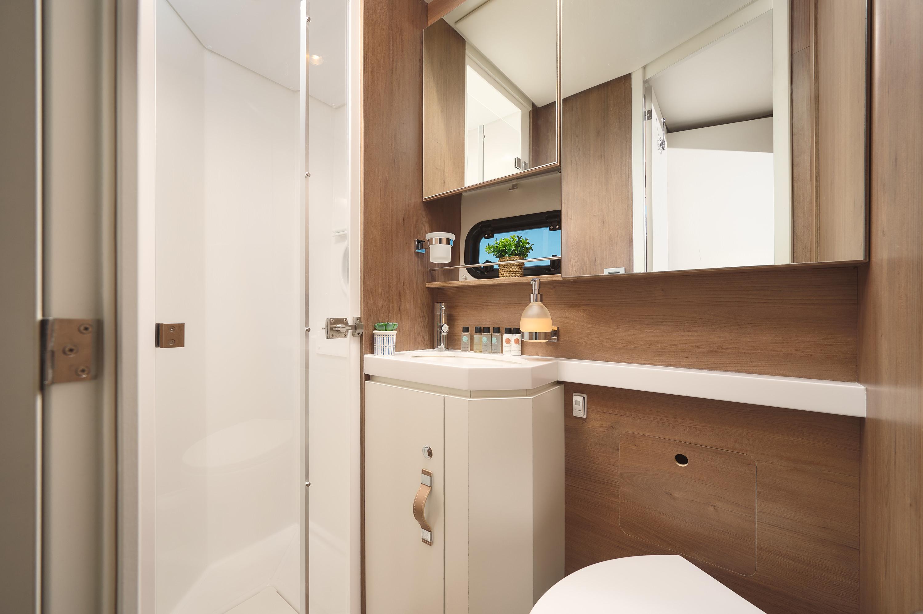 Bali 5.4 - 5 + 2 cab, picture 22