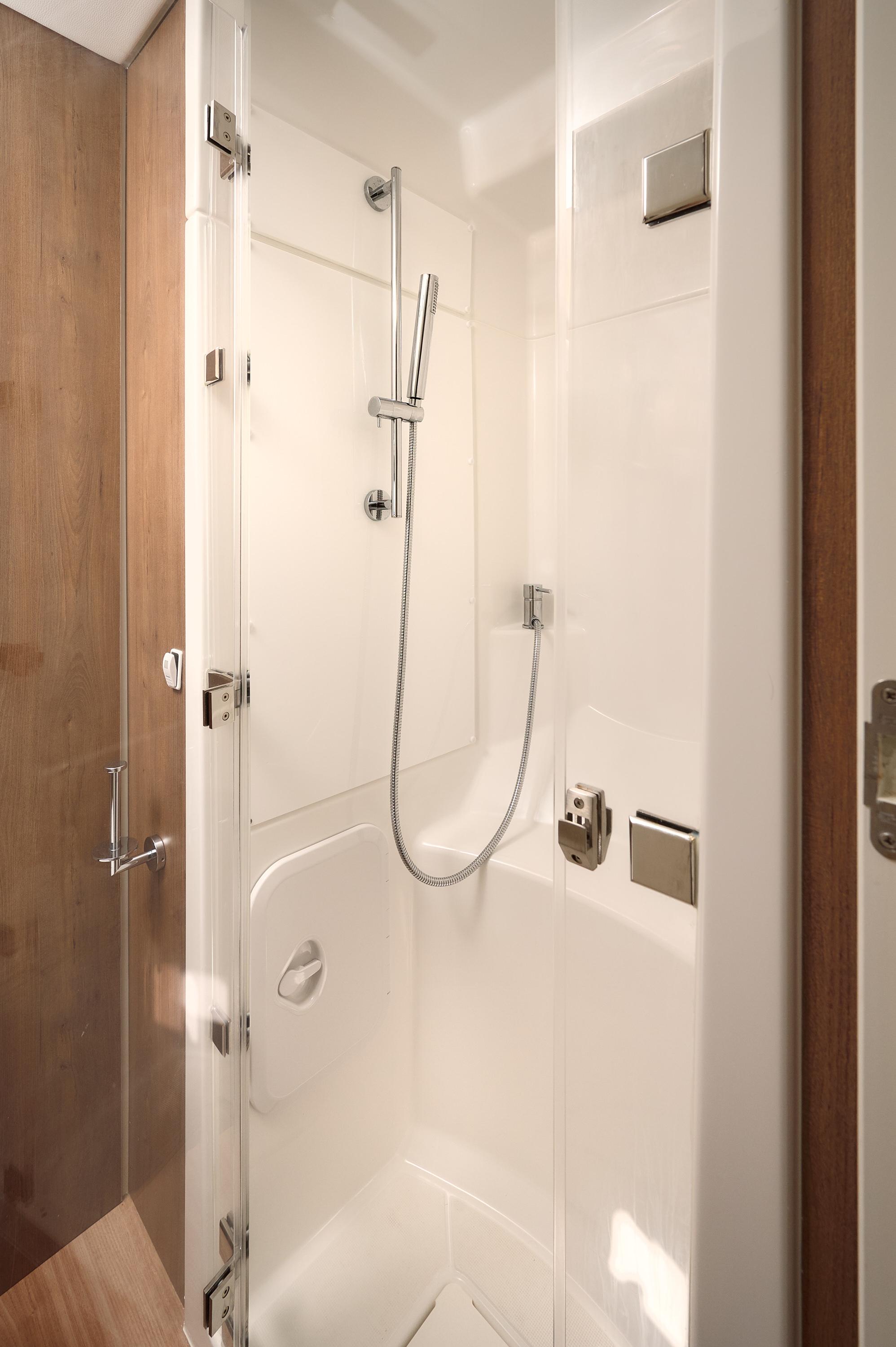 Bali 5.4 - 5 + 2 cab, picture 26