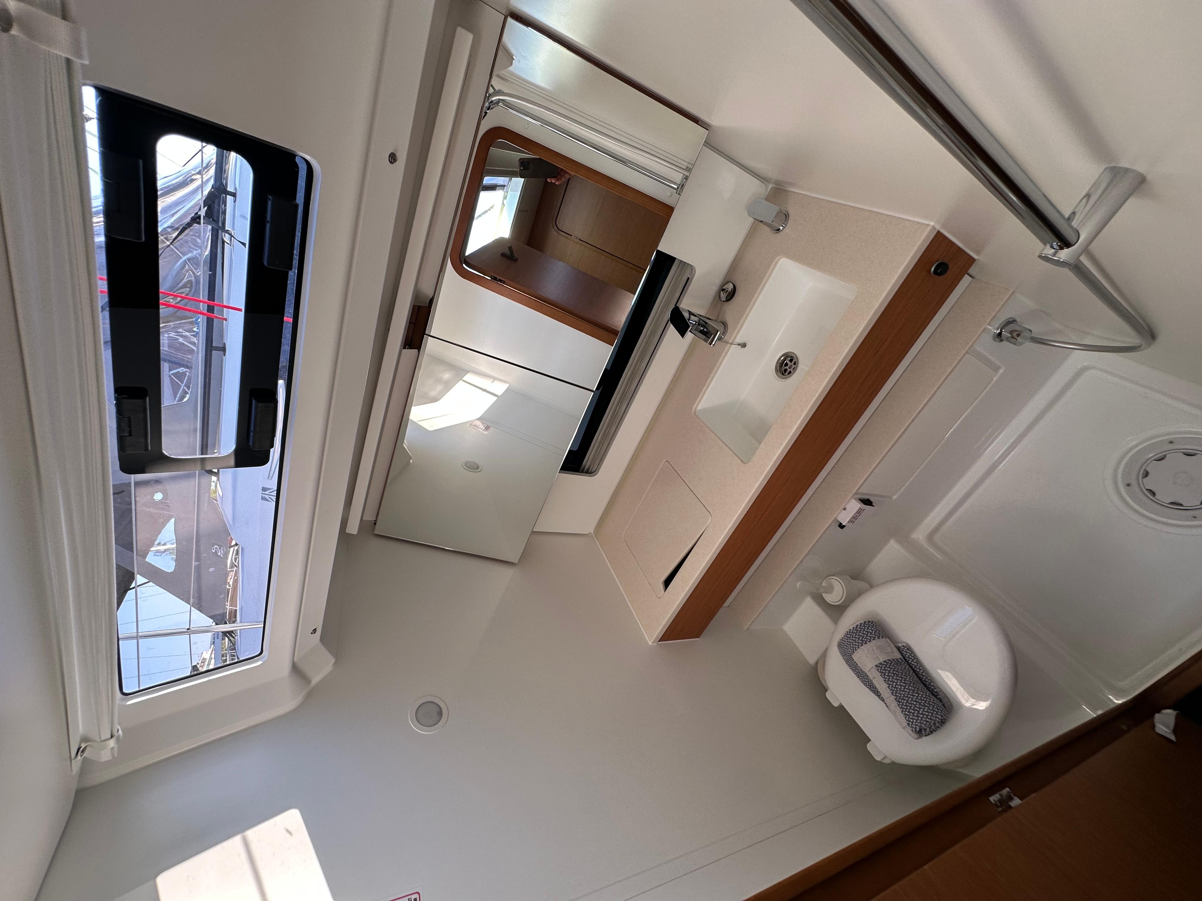 Dufour 41 - 3 cab., picture 16