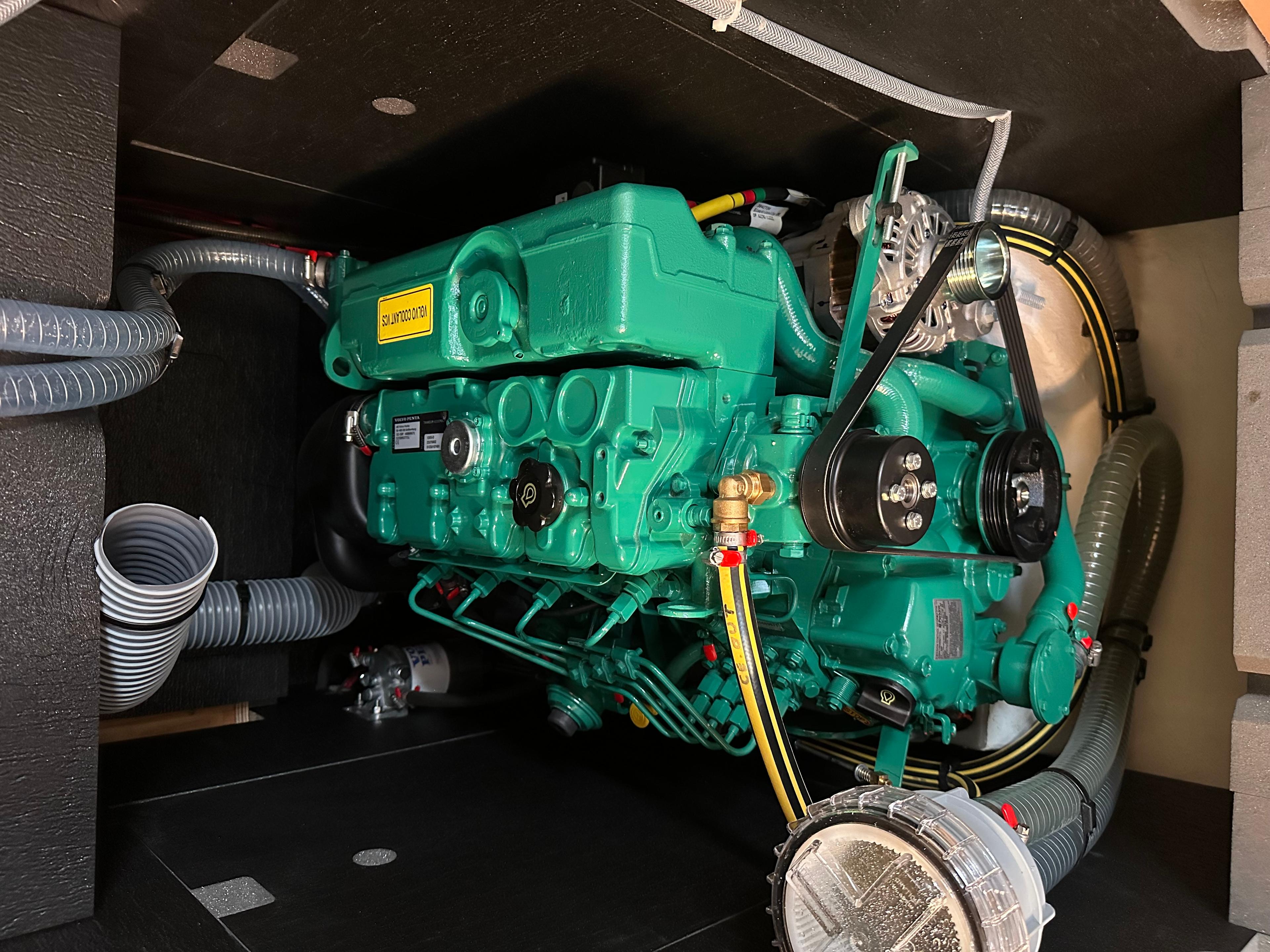 Dufour 41 - 3 cab., picture 20