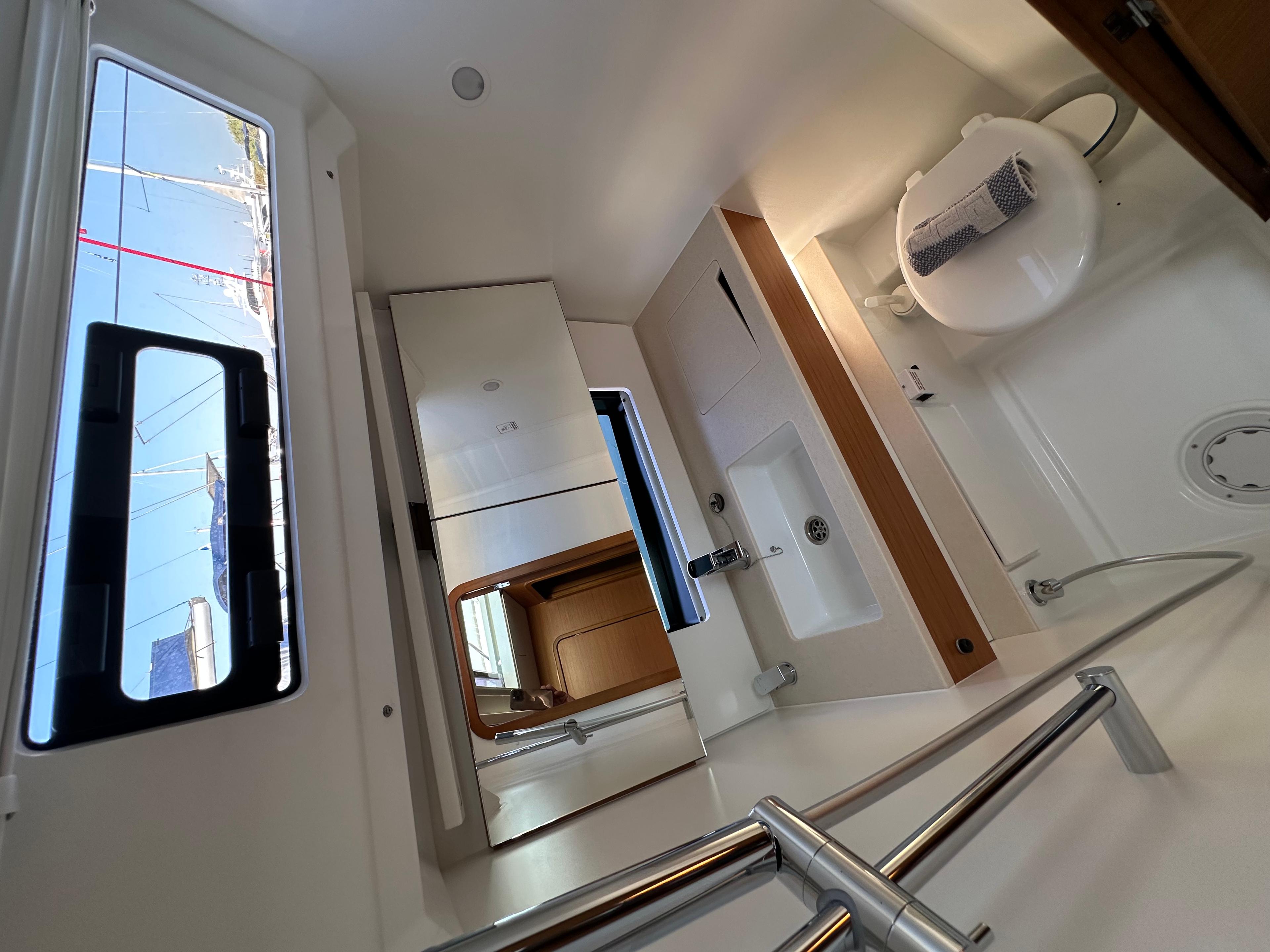 Dufour 41 - 3 cab., picture 18