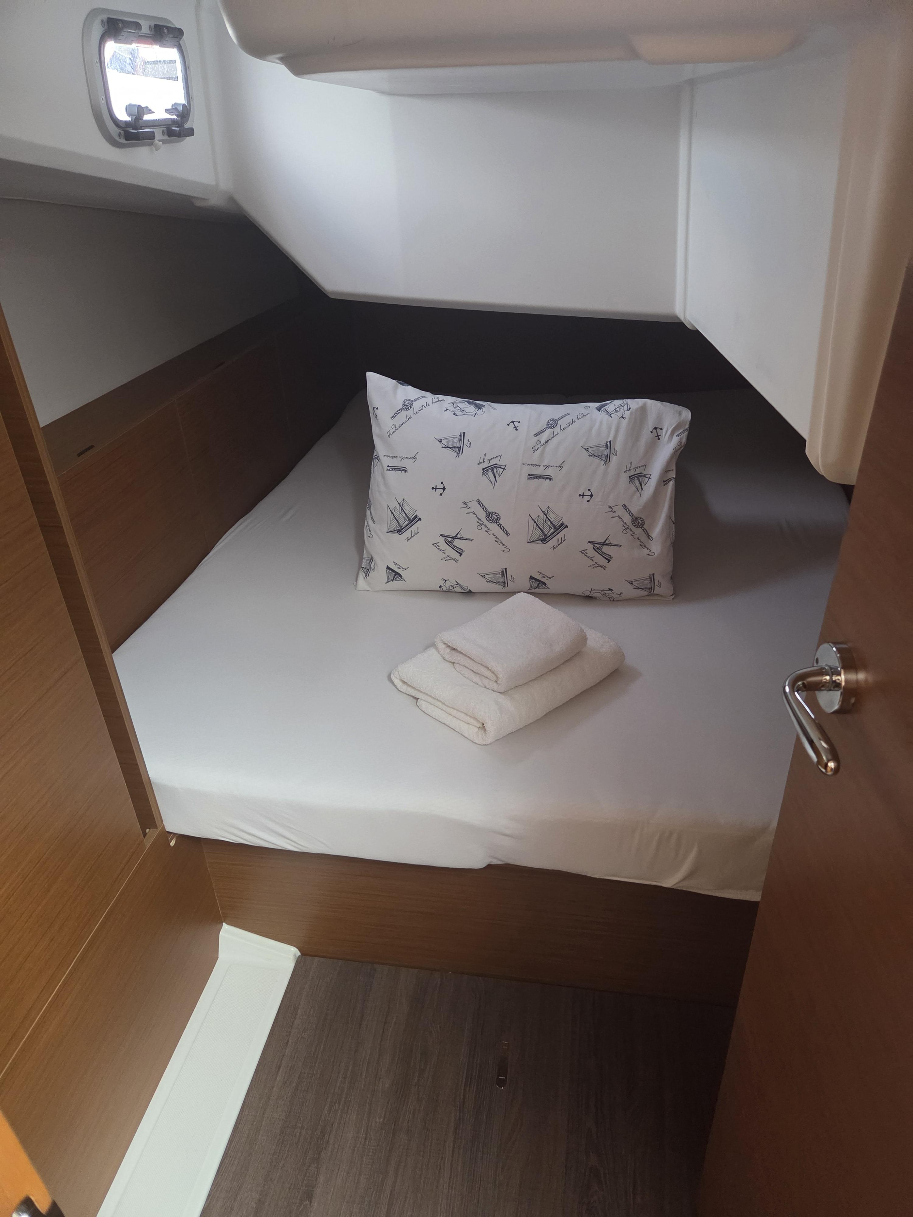 Sun Odyssey 380 - 3 cab., picture 9