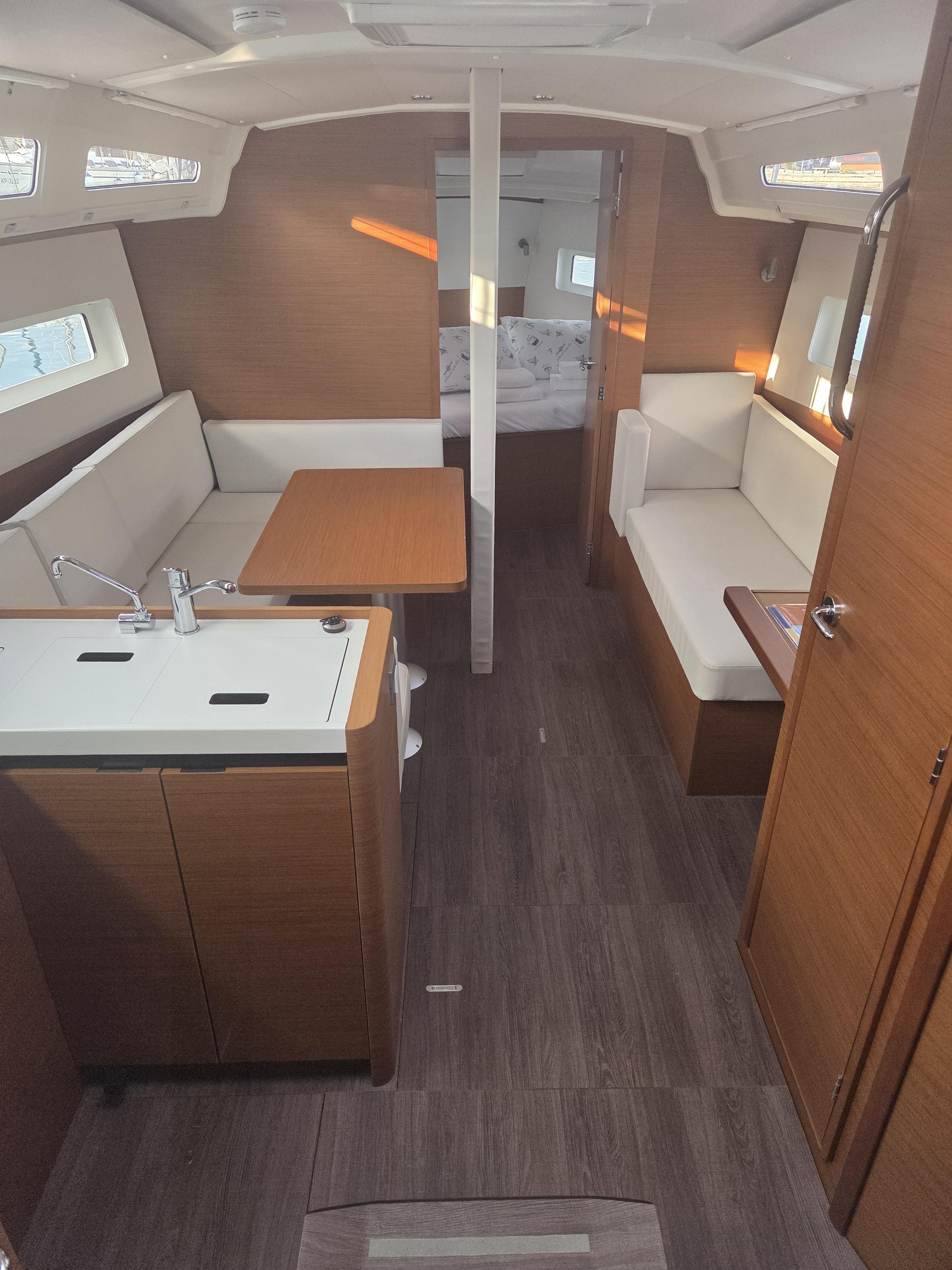 Sun Odyssey 380 - 3 cab., picture 8