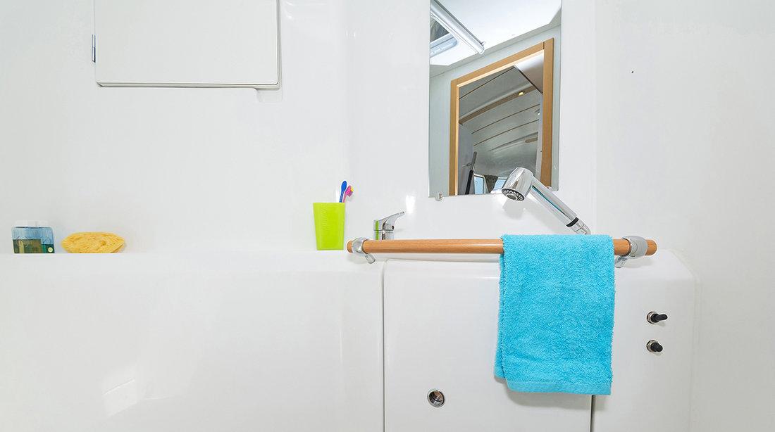 Lagoon 380 - 4 + 2 cab., picture 27