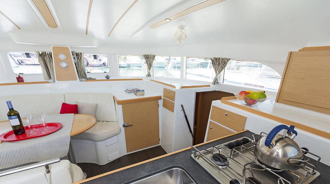 Lagoon 380 - 4 + 2 cab., picture 18