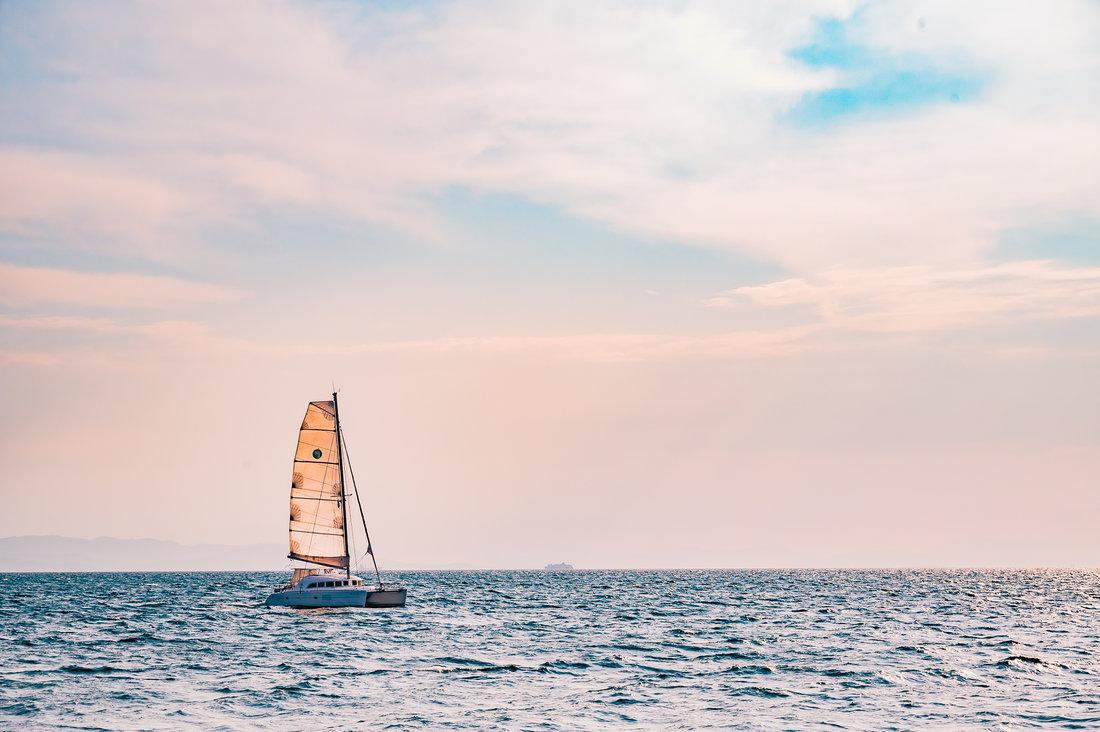 Lagoon 380 - 4 + 2 cab., picture 3