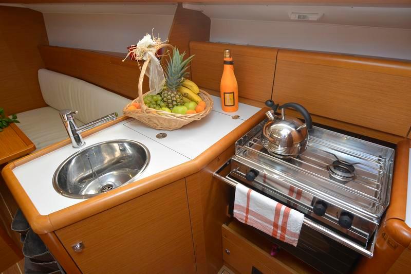 Sun Odyssey 33i - 2 cab. - Hasta Siempre, picture 9