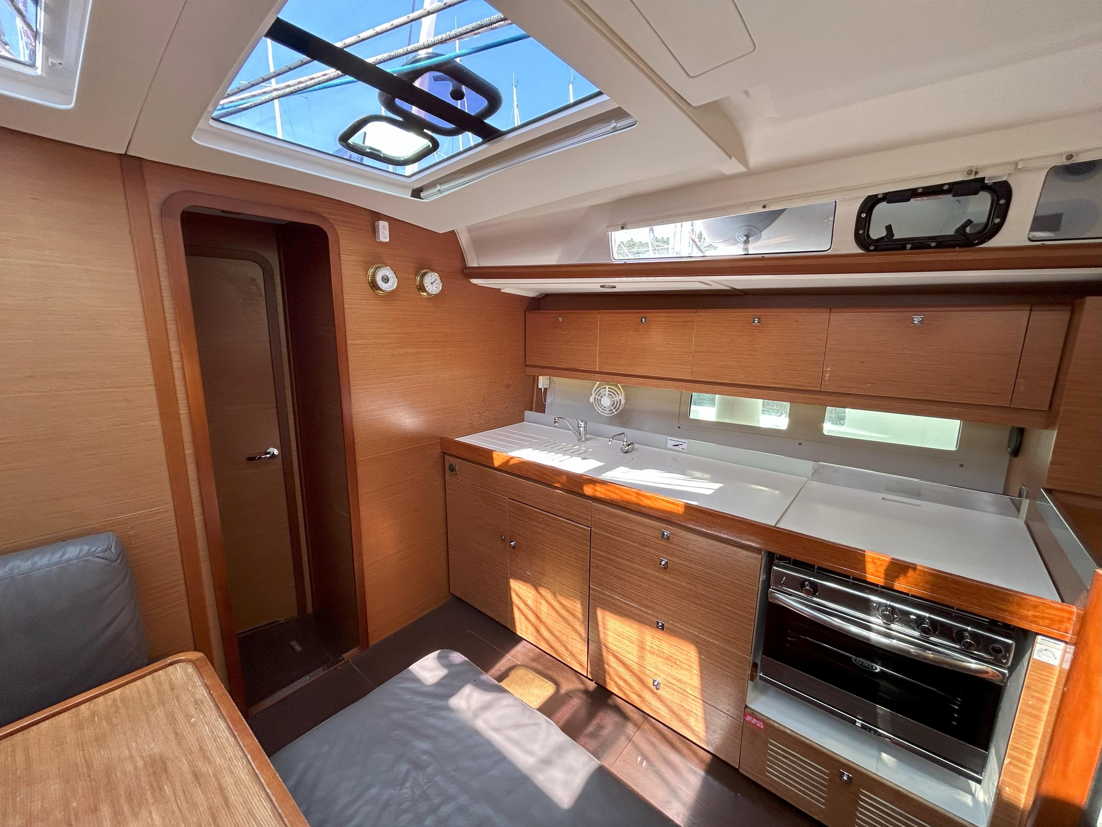 Dufour 460 GL, picture 10