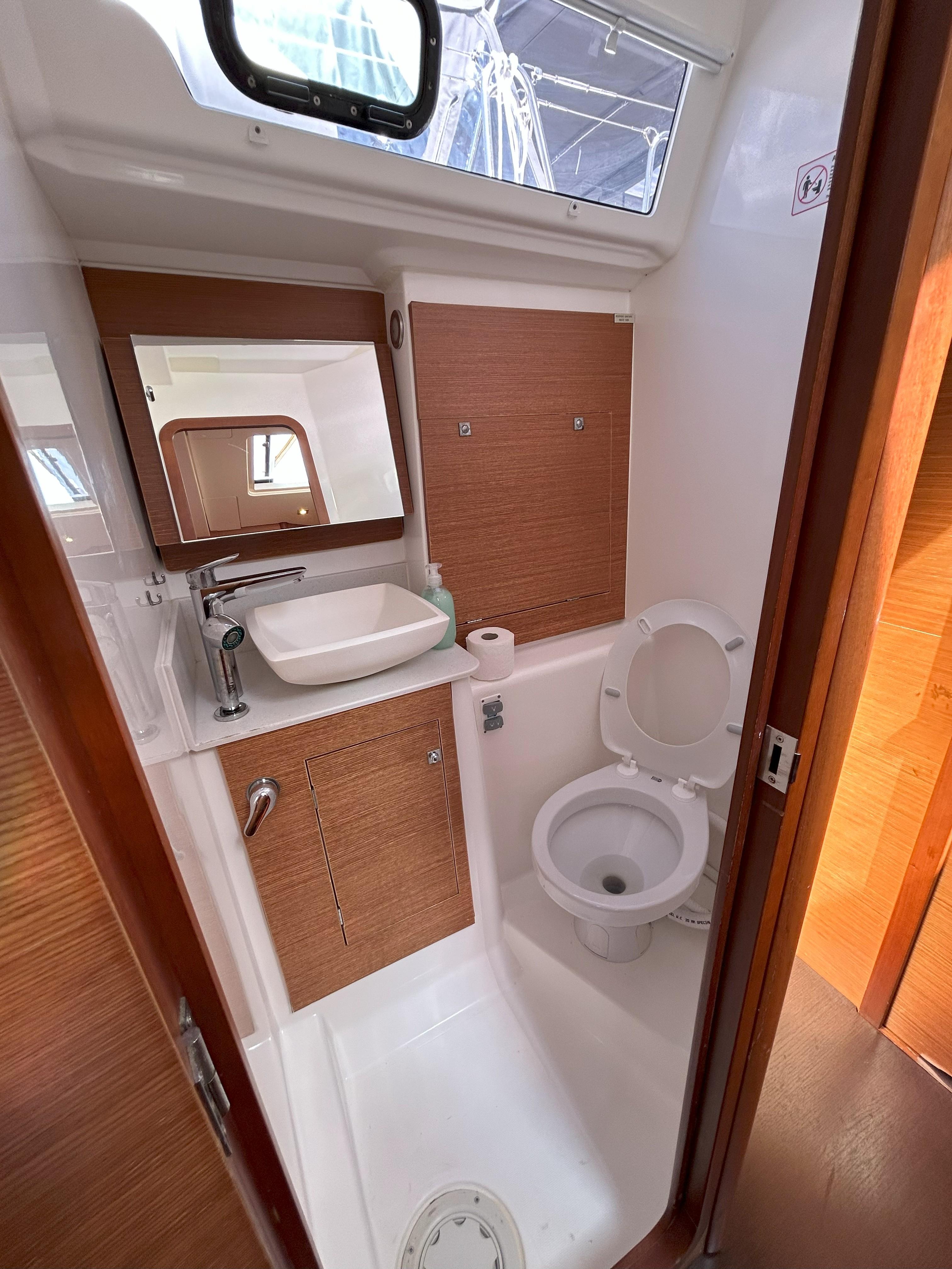 Dufour 460 GL, picture 18