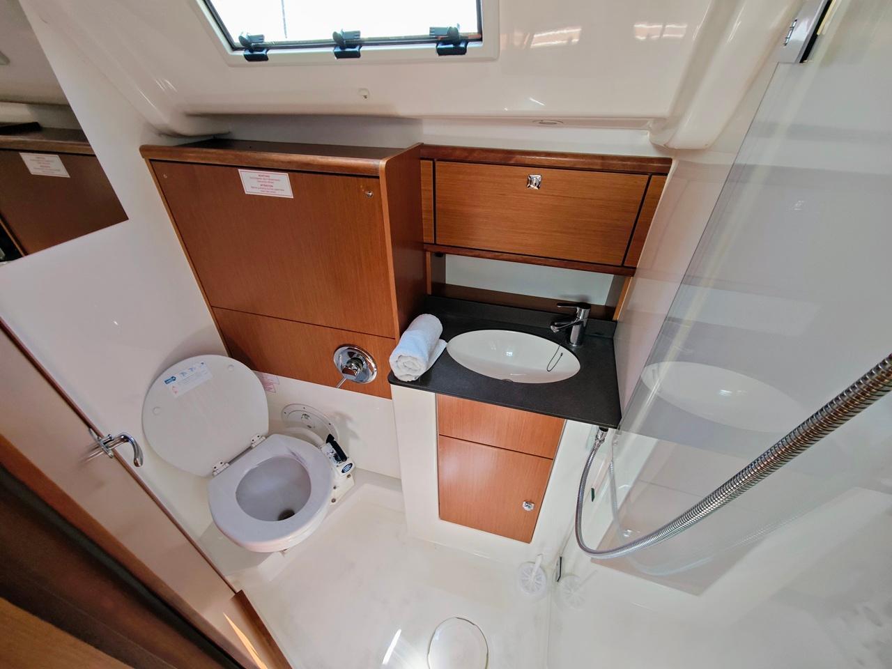 Bavaria Cruiser 51, picture 16