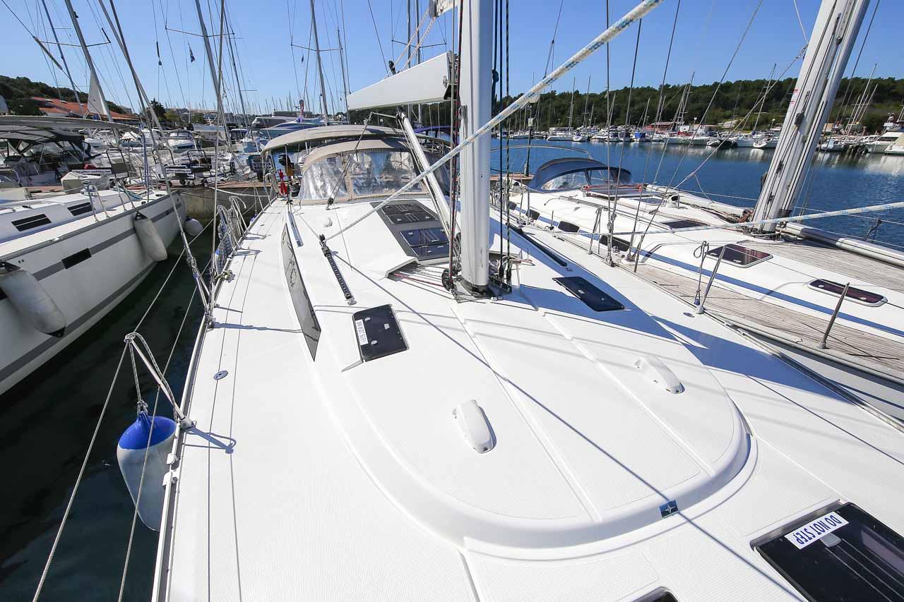 Bavaria Cruiser 56 - 5 + 1 cab. - Domo, picture 6