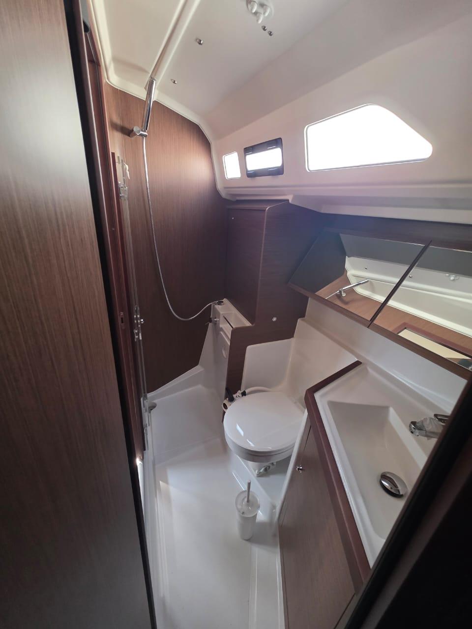 Oceanis 40.1, picture 11