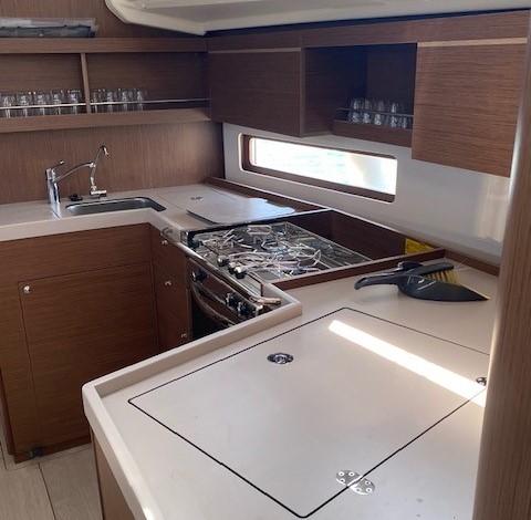 Oceanis 40.1, picture 6