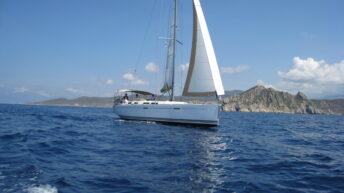 Dufour 425 GL, picture 3