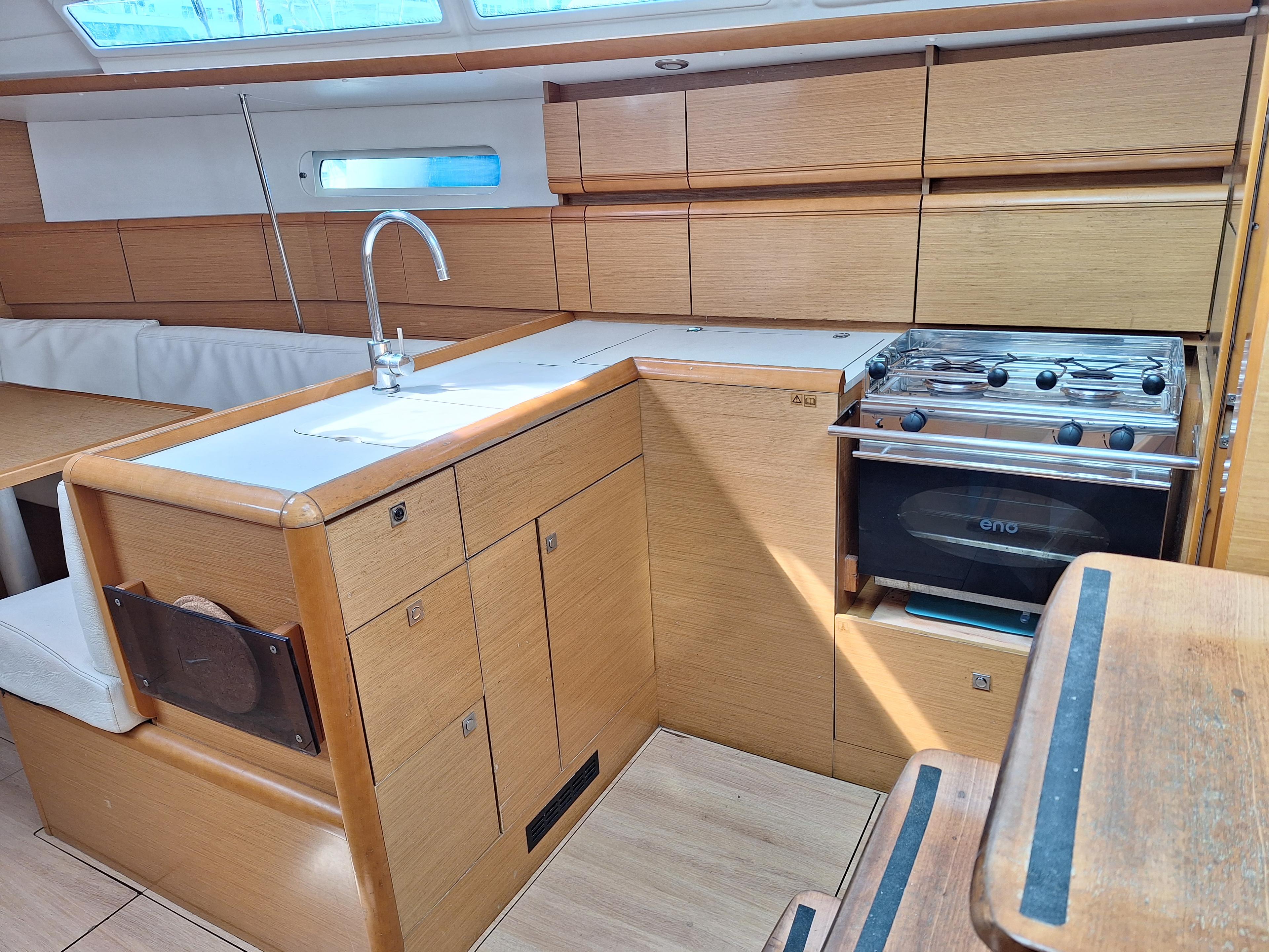 Sun Odyssey 379, picture 12