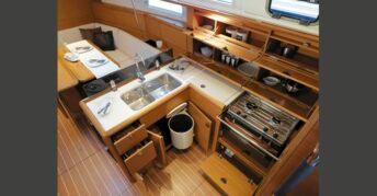 Sun Odyssey 379, picture 6