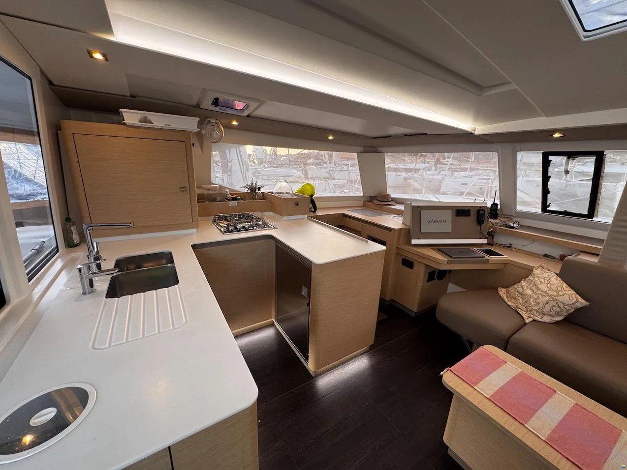 Fountaine Pajot Astrea 42 Maestro, picture 9