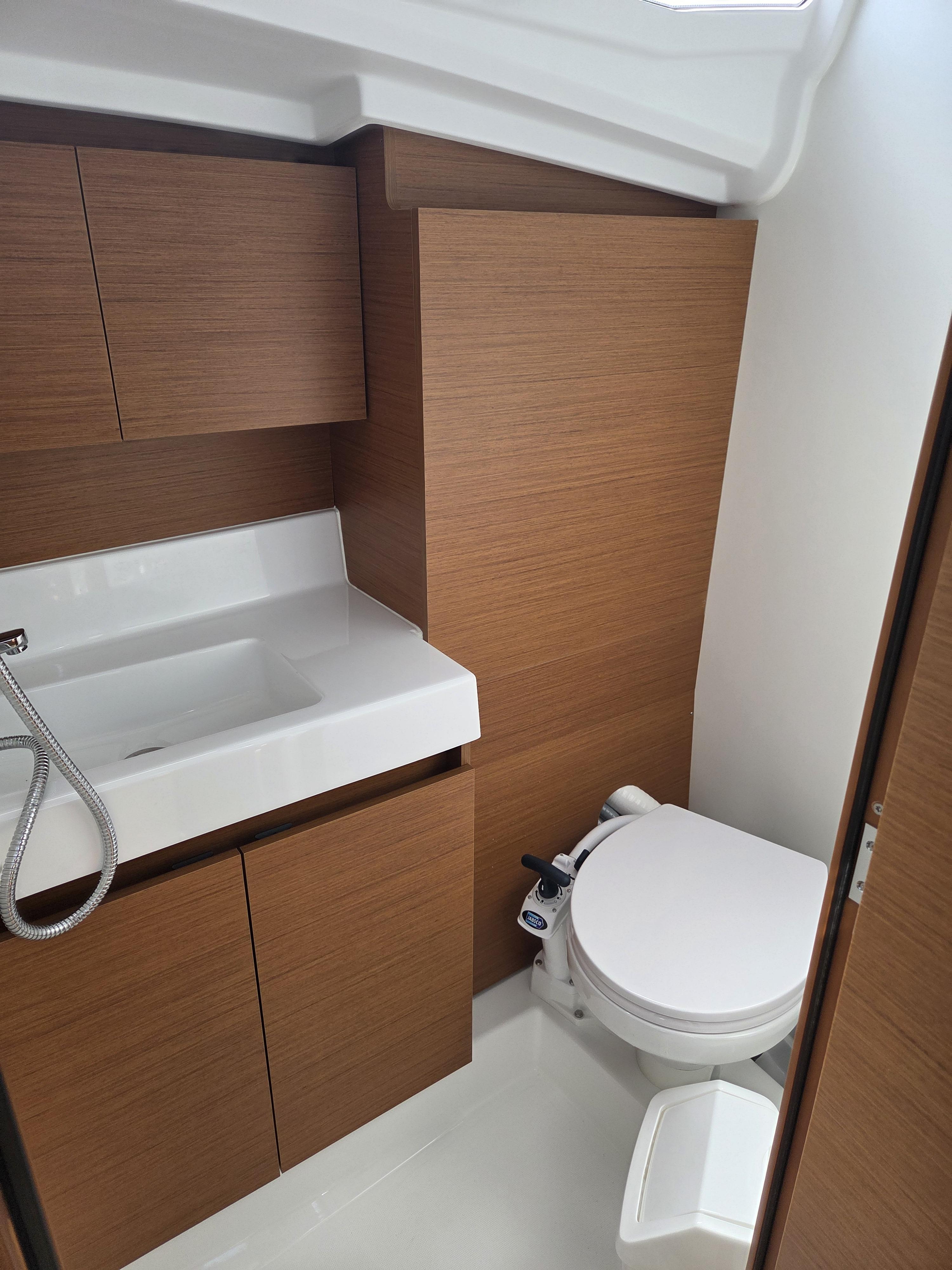 Sun Odyssey 380 - 3 cab., picture 5