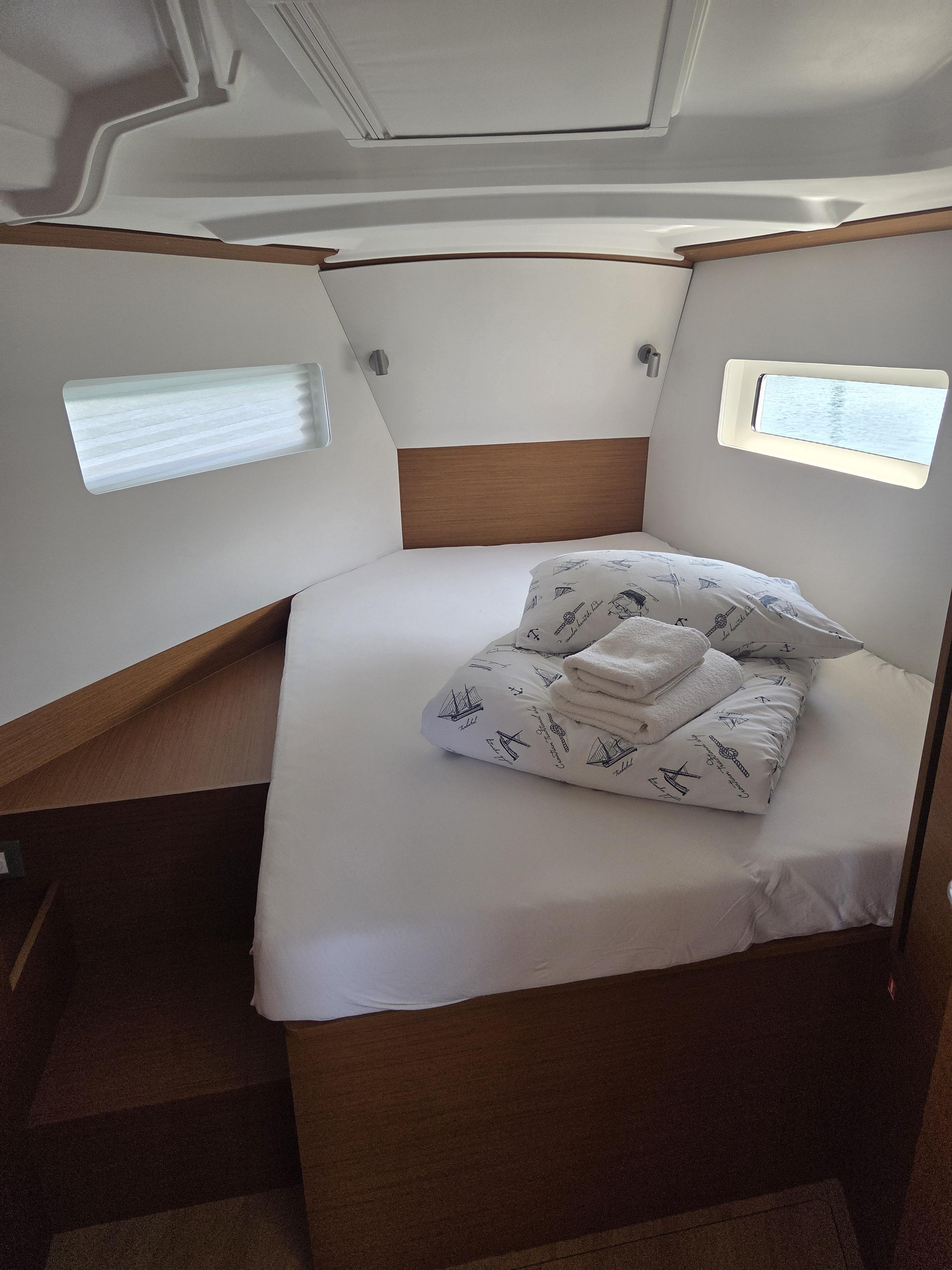 Sun Odyssey 380 - 3 cab., picture 13