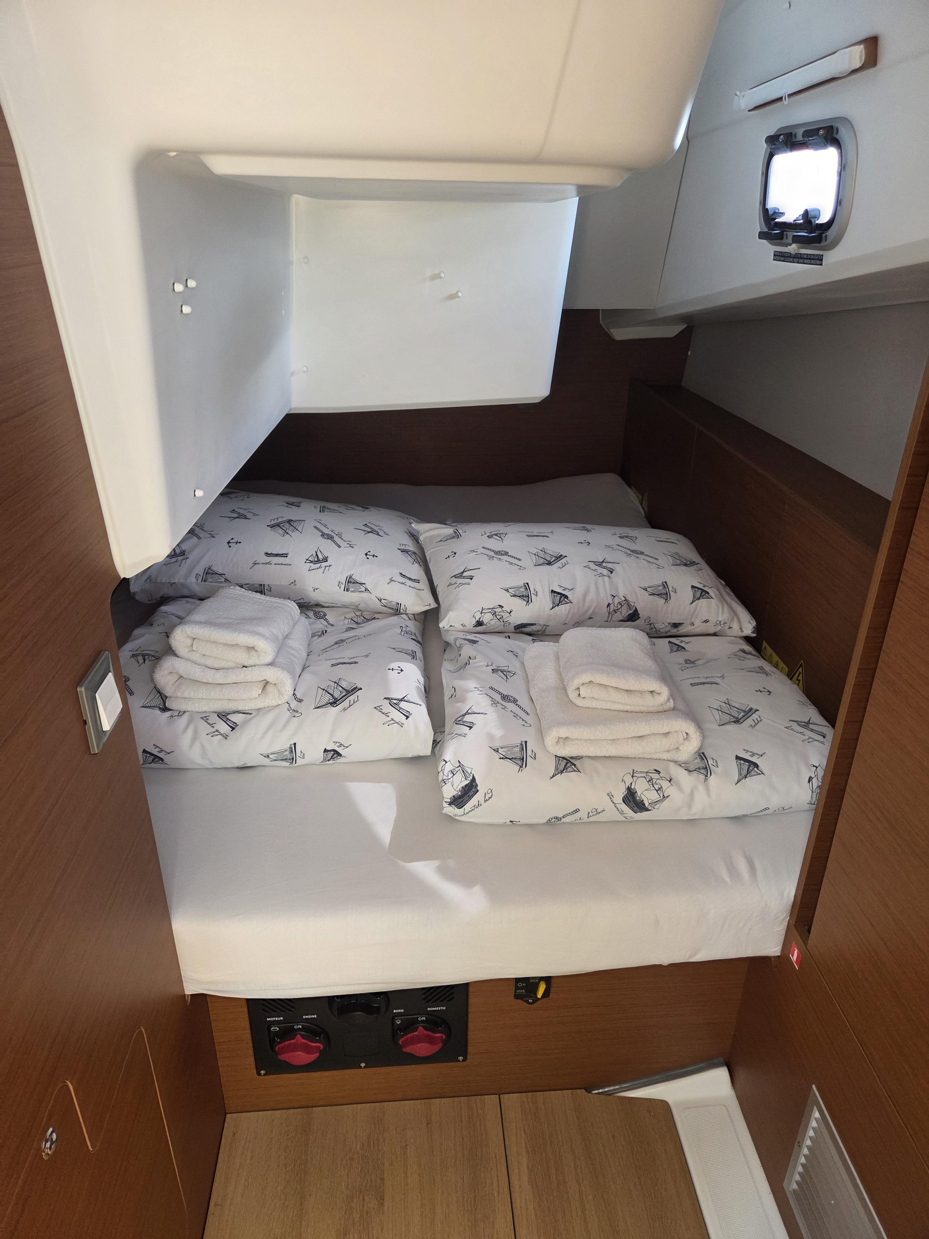 Sun Odyssey 380 - 3 cab., picture 11