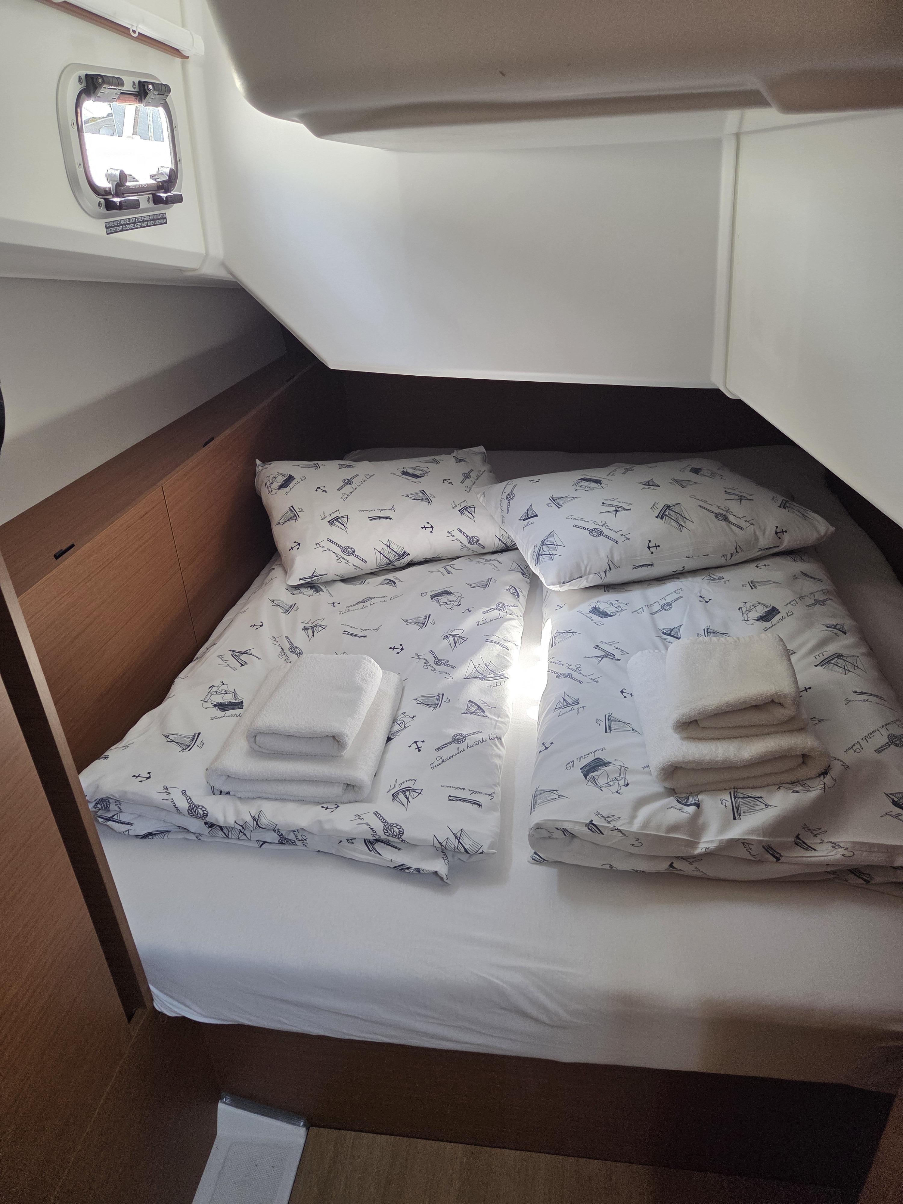 Sun Odyssey 380 - 3 cab., picture 12